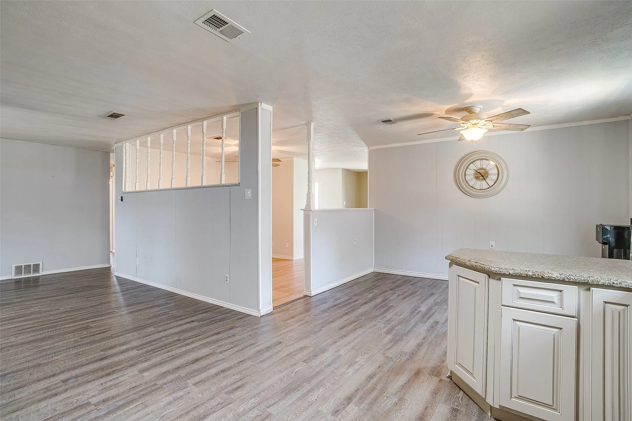 Single Family Residence For Sale in Dallas County , 2617 Magnolia Drive, Irving, Texas 75062, 4 Bedroom, 2 Bathroom, 2 Garage spaces, 2,318 Sqft, built in 1967, mls#21352412, Real Estate Agent in Irving, Homes For Sale in Dallas county, Homes For Sale in Irving, Realtor in Irving Texas, Real Estate Brokerage Independent Realty Texas, Luminita Cordes Realtor