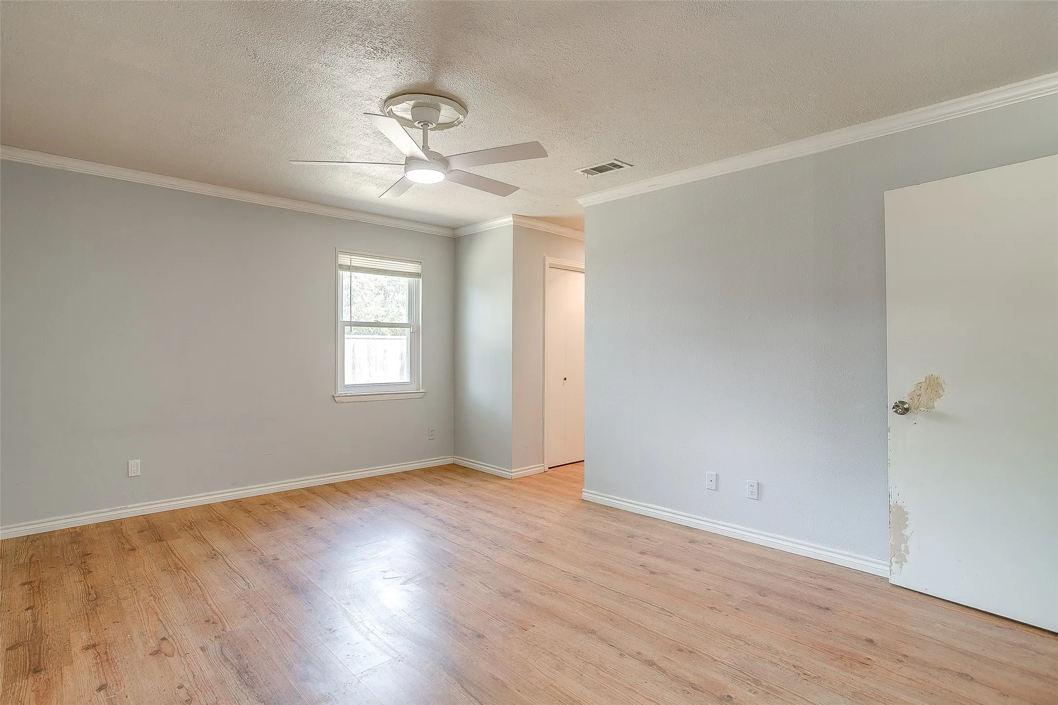 Single Family Residence For Sale in Dallas County , 2617 Magnolia Drive, Irving, Texas 75062, 4 Bedroom, 2 Bathroom, 2 Garage spaces, 2,318 Sqft, built in 1967, mls#21352412, Real Estate Agent in Irving, Homes For Sale in Dallas county, Homes For Sale in Irving, Realtor in Irving Texas, Real Estate Brokerage Independent Realty Texas, Luminita Cordes Realtor