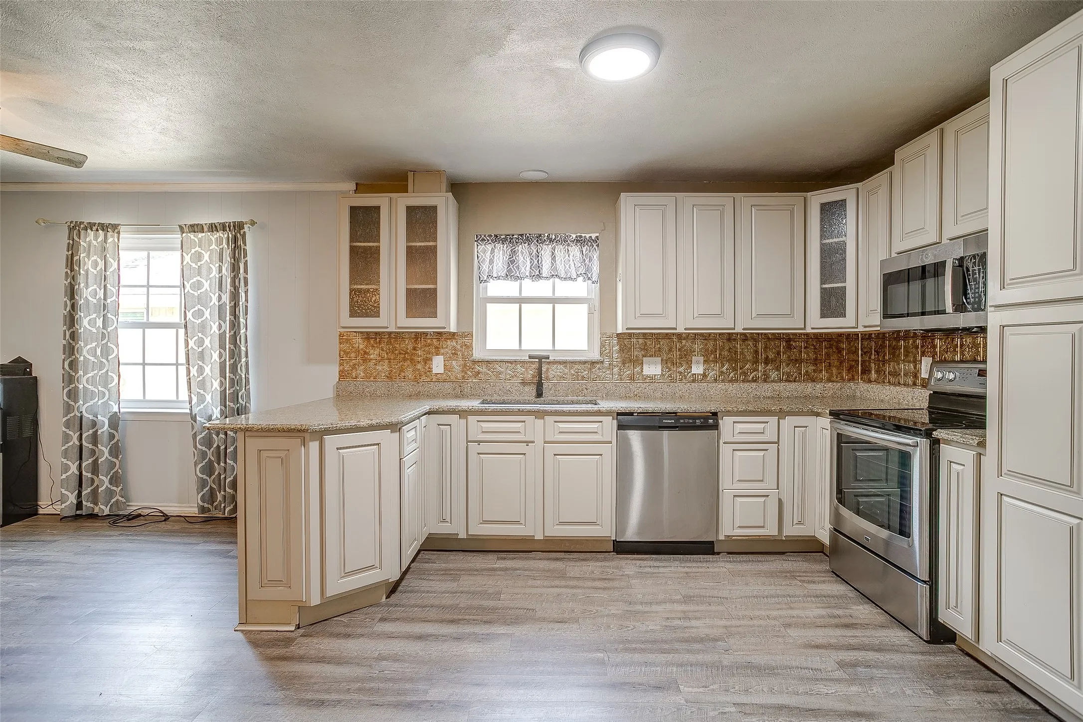 Single Family Residence For Sale in Dallas County , 2617 Magnolia Drive, Irving, Texas 75062, 4 Bedroom, 2 Bathroom, 2 Garage spaces, 2,318 Sqft, built in 1967, mls#21352412, Real Estate Agent in Irving, Homes For Sale in Dallas county, Homes For Sale in Irving, Realtor in Irving Texas, Real Estate Brokerage Independent Realty Texas, Luminita Cordes Realtor