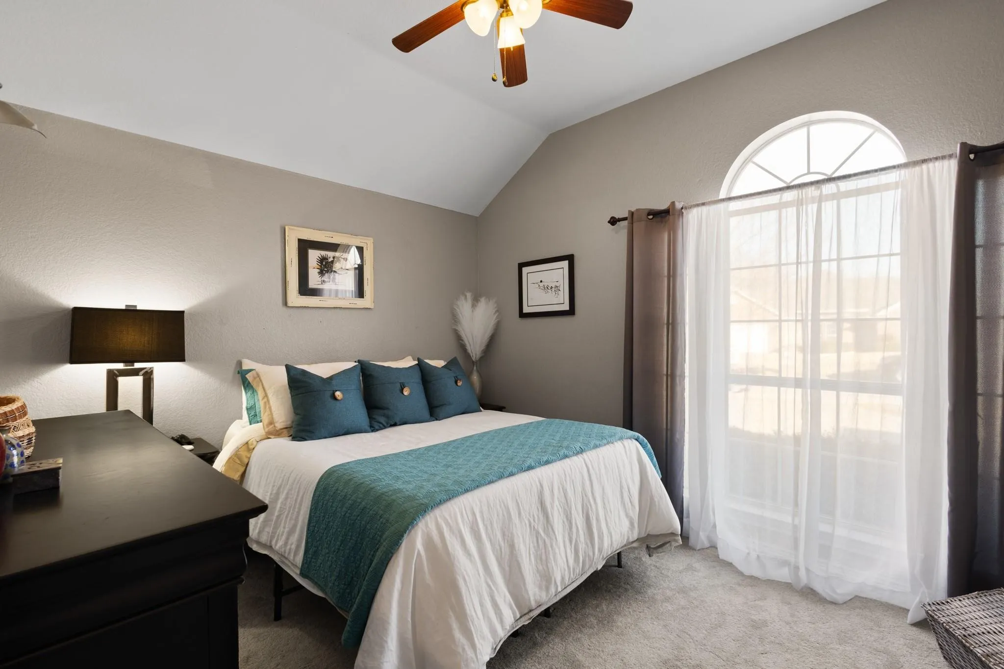 Single Family Residence For Sale in Wise County , 1701 Oakmeadow Drive, Decatur, Texas 76234, 4 Bedroom, 3 Bathroom, 2 Garage spaces, 2,123 Sqft, built in 1998, mls#21353138, Real Estate Agent in Decatur, Homes For Sale in Wise county, Homes For Sale in Decatur, Realtor in Decatur Texas, Real Estate Brokerage Independent Realty Texas, Luminita Cordes Realtor