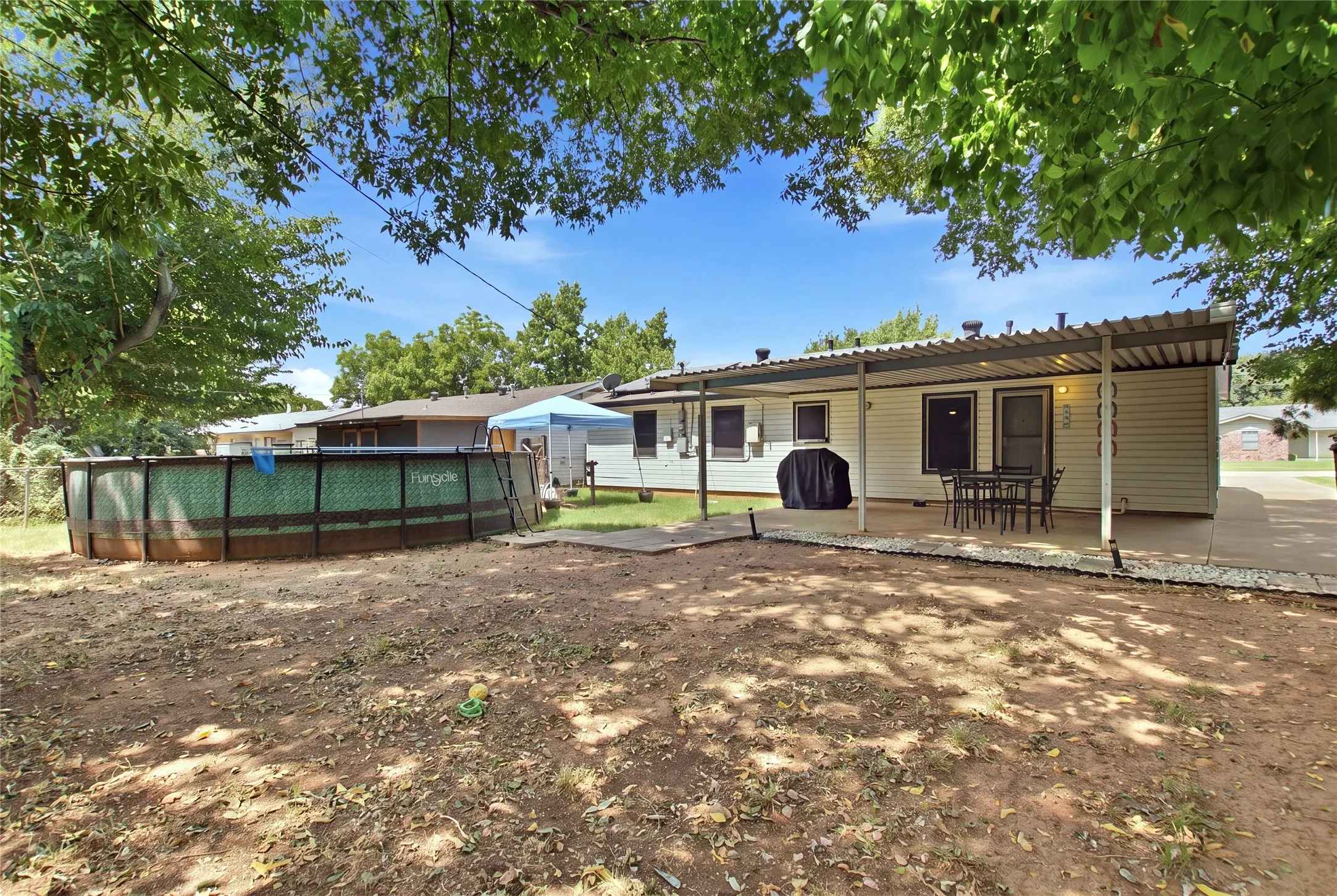 Single Family Residence For Sale in Tarrant County , 1010 Denton Drive, Euless, Texas 76039, 3 Bedroom, 1 Bathroom, Garage spaces, 950 Sqft, built in 1958, mls#21352912, Real Estate Agent in Euless, Homes For Sale in Tarrant county, Homes For Sale in Euless, Realtor in Euless Texas, Real Estate Brokerage Independent Realty Texas, Luminita Cordes Realtor