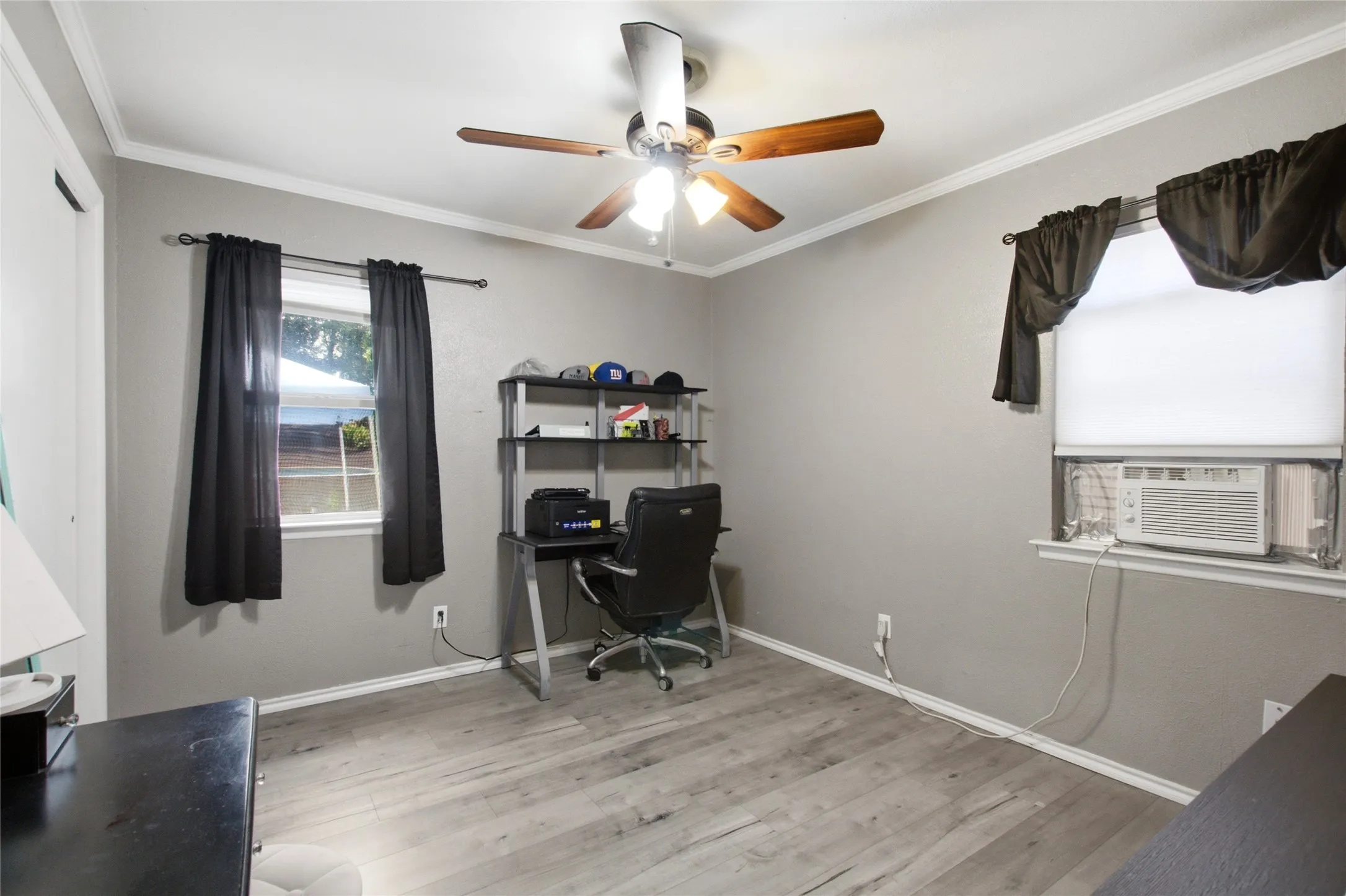 Single Family Residence For Sale in Tarrant County , 1010 Denton Drive, Euless, Texas 76039, 3 Bedroom, 1 Bathroom, Garage spaces, 950 Sqft, built in 1958, mls#21352912, Real Estate Agent in Euless, Homes For Sale in Tarrant county, Homes For Sale in Euless, Realtor in Euless Texas, Real Estate Brokerage Independent Realty Texas, Luminita Cordes Realtor