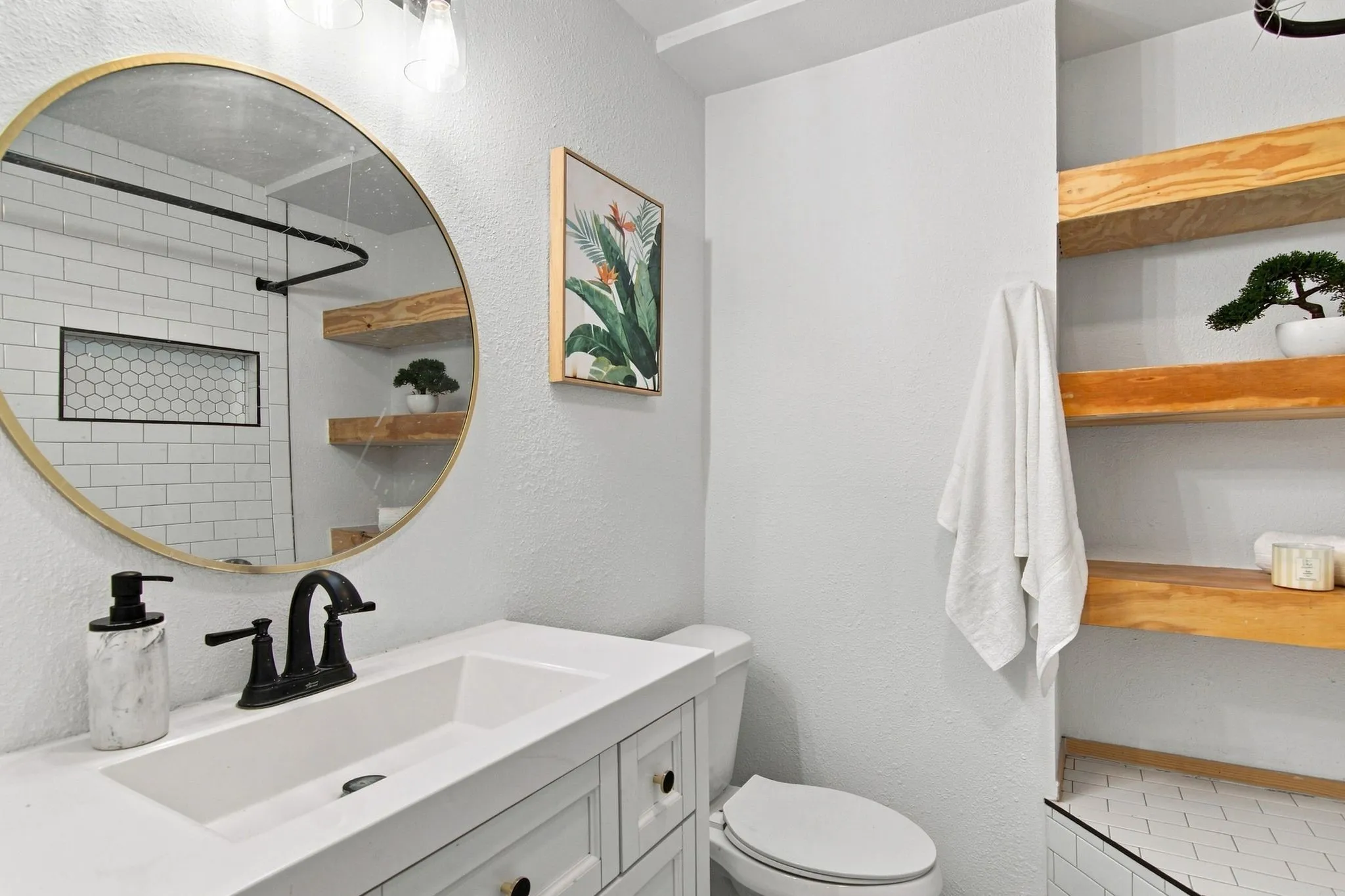 Single Family Residence For Sale in Tarrant County , 3616 Bewley Street, North Richland Hills, Texas 76117, 3 Bedroom, 3 Bathroom, 2 Garage spaces, 2,303 Sqft, built in 1961, mls#21351654, Real Estate Agent in North Richland Hills, Homes For Sale in Tarrant county, Homes For Sale in North Richland Hills, Realtor in North Richland Hills Texas, Real Estate Brokerage Independent Realty Texas, Luminita Cordes Realtor