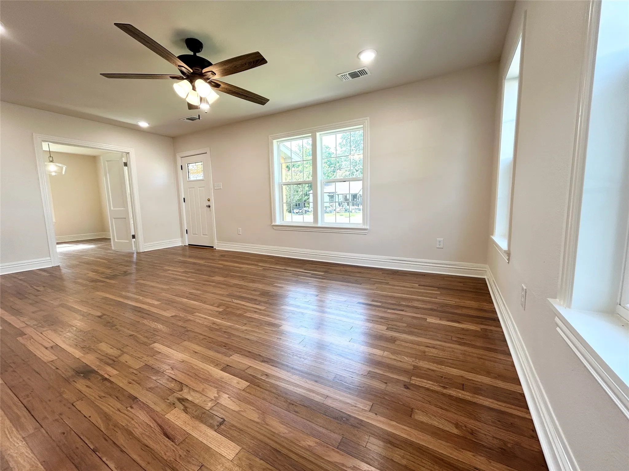 Single Family Residence For Sale in Hopkins County , 118 Kyle Street, Sulphur Springs, Texas 75482, 2 Bedroom, 2 Bathroom, Garage spaces, 1,390 Sqft, built in 1935, mls#21353152, Real Estate Agent in Sulphur Springs, Homes For Sale in Hopkins county, Homes For Sale in Sulphur Springs, Realtor in Sulphur Springs Texas, Real Estate Brokerage Independent Realty Texas, Luminita Cordes Realtor