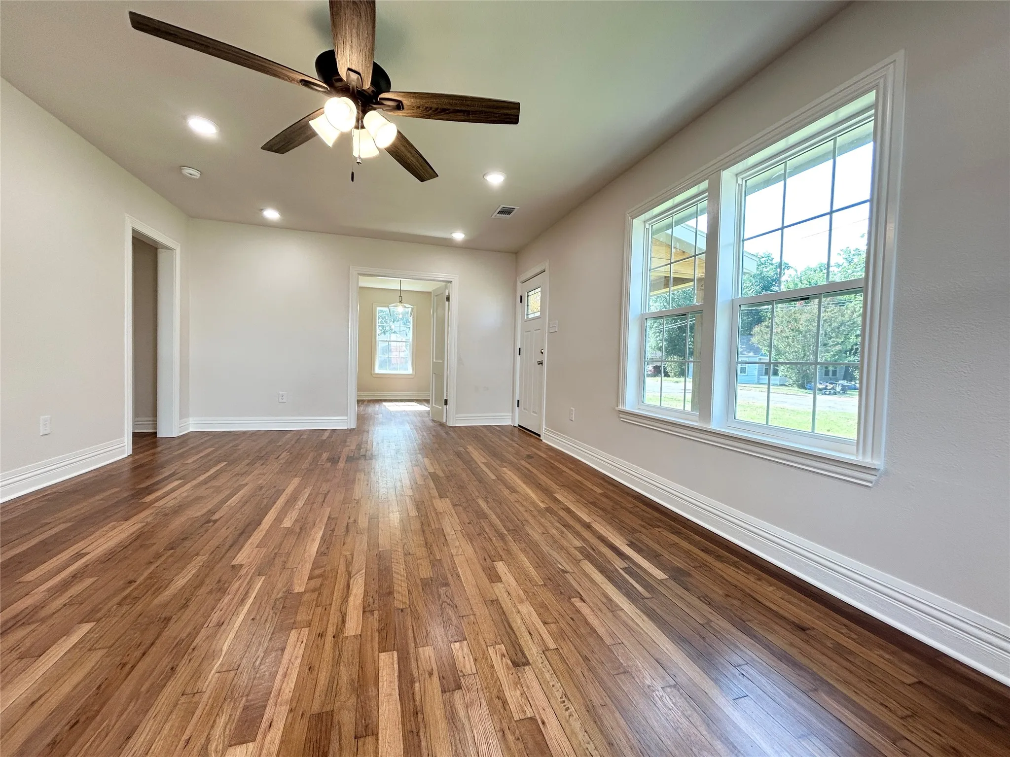 Single Family Residence For Sale in Hopkins County , 118 Kyle Street, Sulphur Springs, Texas 75482, 2 Bedroom, 2 Bathroom, Garage spaces, 1,390 Sqft, built in 1935, mls#21353152, Real Estate Agent in Sulphur Springs, Homes For Sale in Hopkins county, Homes For Sale in Sulphur Springs, Realtor in Sulphur Springs Texas, Real Estate Brokerage Independent Realty Texas, Luminita Cordes Realtor