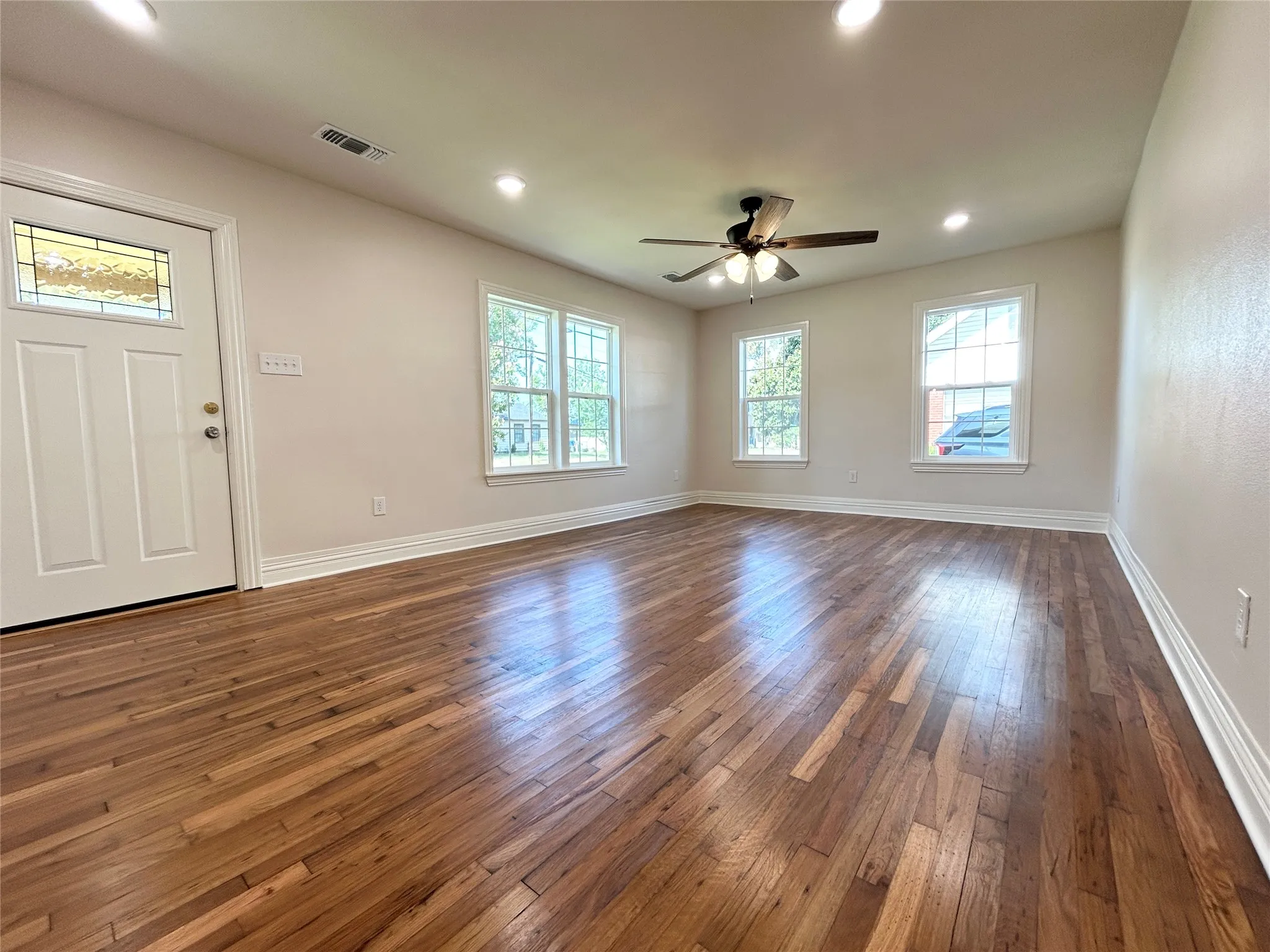 Single Family Residence For Sale in Hopkins County , 118 Kyle Street, Sulphur Springs, Texas 75482, 2 Bedroom, 2 Bathroom, Garage spaces, 1,390 Sqft, built in 1935, mls#21353152, Real Estate Agent in Sulphur Springs, Homes For Sale in Hopkins county, Homes For Sale in Sulphur Springs, Realtor in Sulphur Springs Texas, Real Estate Brokerage Independent Realty Texas, Luminita Cordes Realtor