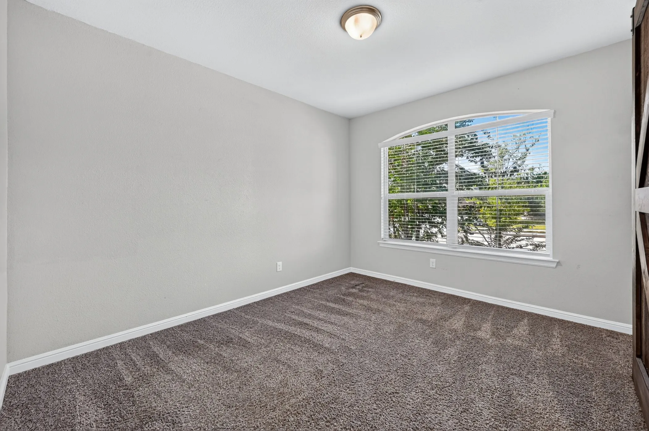 Single Family Residence For Sale in Tarrant County , 576 Pendennis Drive, Saginaw, Texas 76131, 4 Bedroom, 4 Bathroom, 2 Garage spaces, 2,859 Sqft, built in 2019, mls#21350768, Real Estate Agent in Saginaw, Homes For Sale in Tarrant county, Homes For Sale in Saginaw, Realtor in Saginaw Texas, Real Estate Brokerage Independent Realty Texas, Luminita Cordes Realtor
