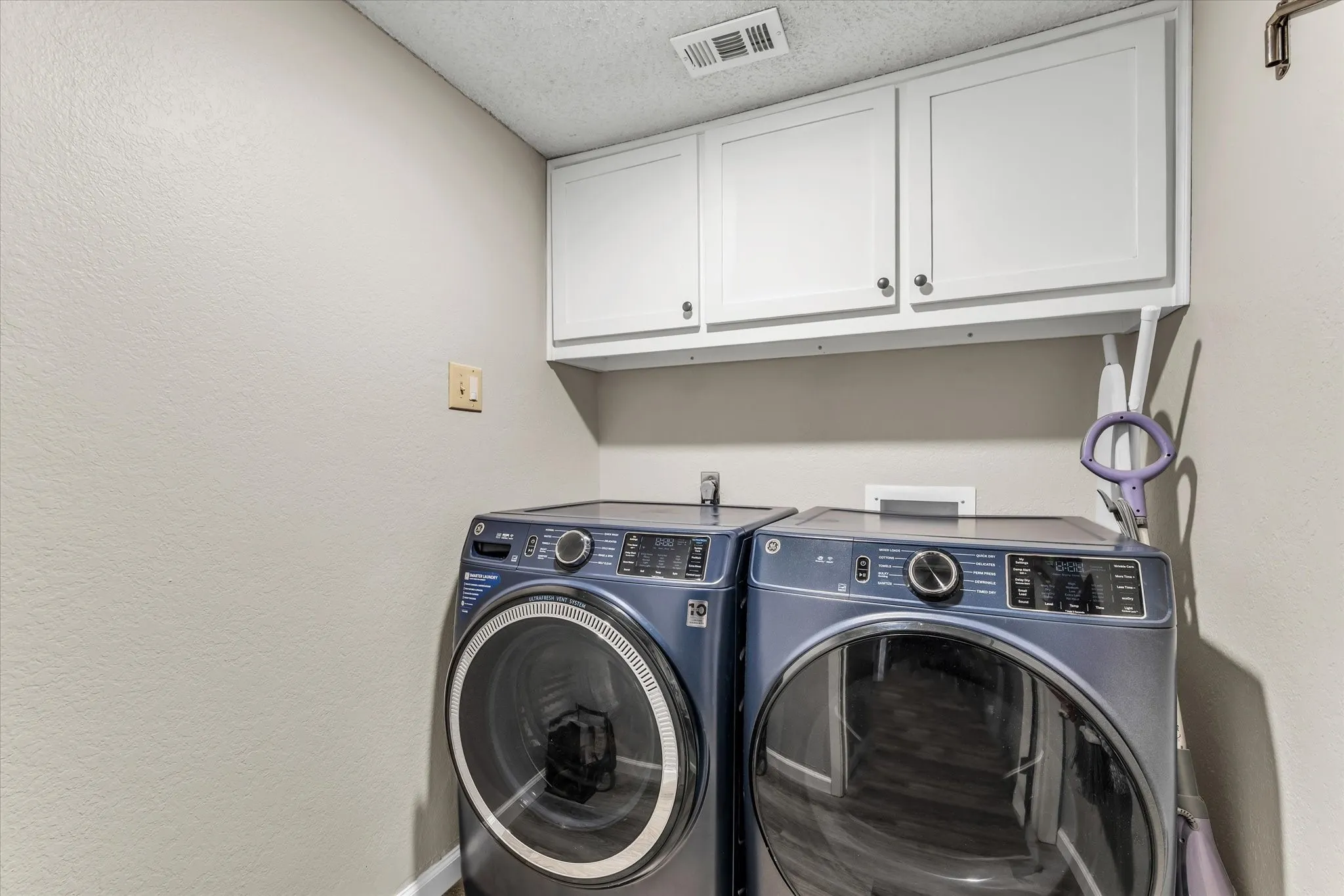 Single Family Residence For Sale in Mc Lennan County , 5206 Chaparral Drive, Waco, Texas 76710, 4 Bedrooms, 3 Bathrooms, Garage spaces, 2,701 Sqft, built in 1976, Price $444,500, mls#21345146, Real Estate Agent in Waco, Homes For Sale in Mc Lennan county, Homes For Sale in Waco, Realtor in Waco Texas, Real Estate Brokerage Independent Realty Texas, Luminita Cordes Realtor
