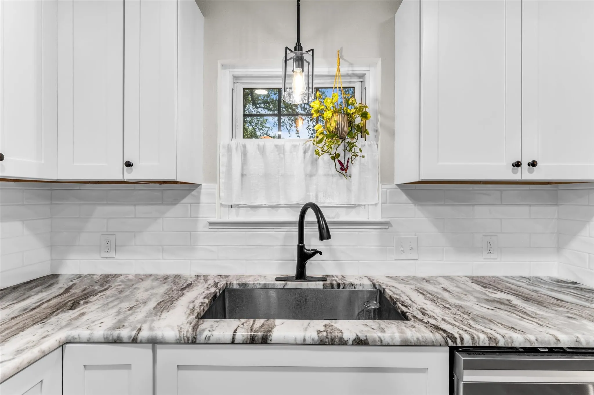 Single Family Residence For Sale in Mc Lennan County , 5206 Chaparral Drive, Waco, Texas 76710, 4 Bedrooms, 3 Bathrooms, Garage spaces, 2,701 Sqft, built in 1976, Price $444,500, mls#21345146, Real Estate Agent in Waco, Homes For Sale in Mc Lennan county, Homes For Sale in Waco, Realtor in Waco Texas, Real Estate Brokerage Independent Realty Texas, Luminita Cordes Realtor