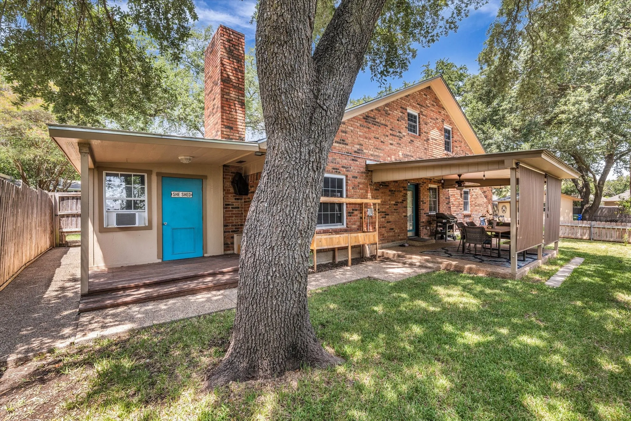 Single Family Residence For Sale in Mc Lennan County , 5206 Chaparral Drive, Waco, Texas 76710, 4 Bedrooms, 3 Bathrooms, Garage spaces, 2,701 Sqft, built in 1976, Price $444,500, mls#21345146, Real Estate Agent in Waco, Homes For Sale in Mc Lennan county, Homes For Sale in Waco, Realtor in Waco Texas, Real Estate Brokerage Independent Realty Texas, Luminita Cordes Realtor