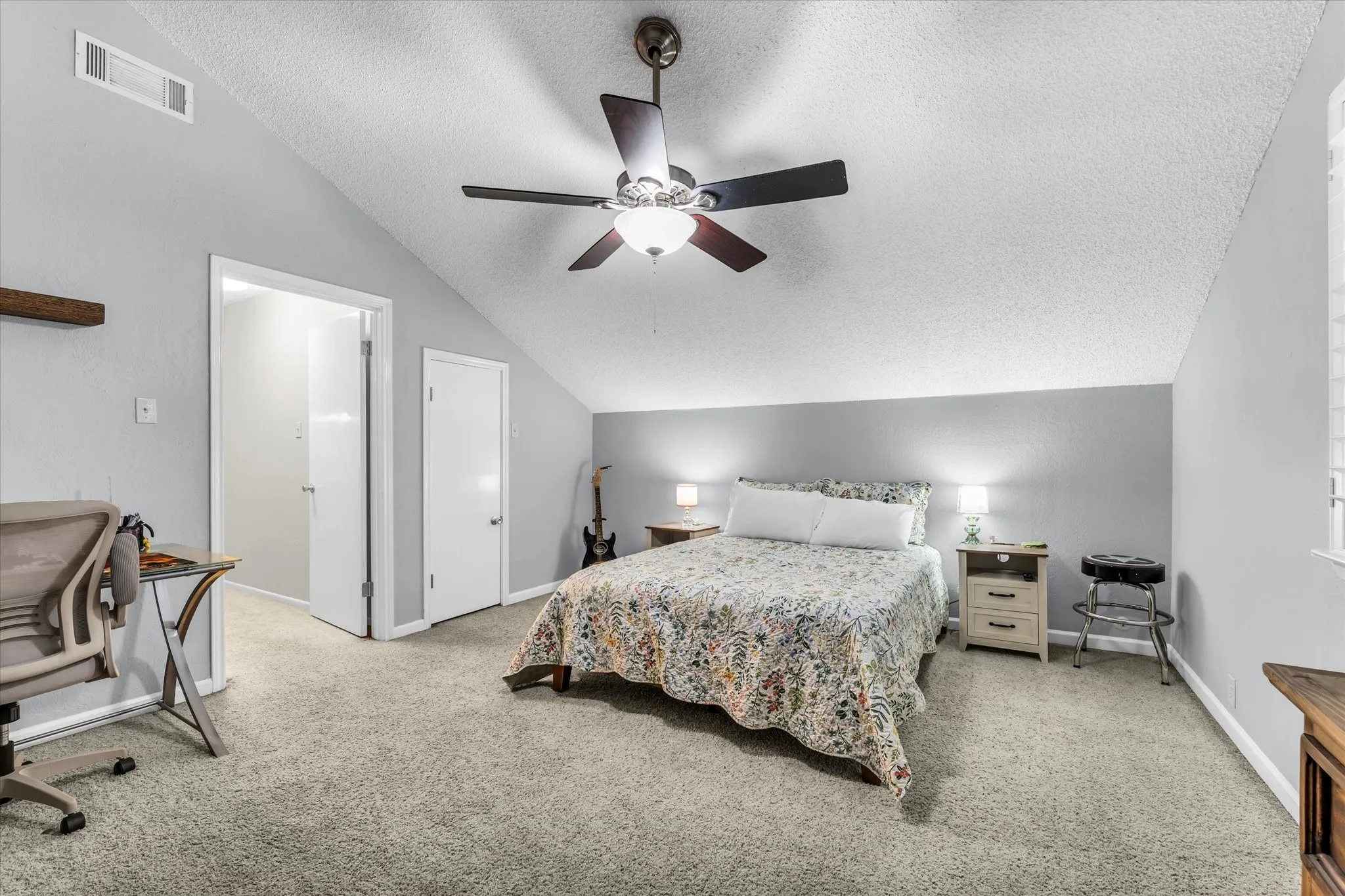 Single Family Residence For Sale in Mc Lennan County , 5206 Chaparral Drive, Waco, Texas 76710, 4 Bedrooms, 3 Bathrooms, Garage spaces, 2,701 Sqft, built in 1976, Price $444,500, mls#21345146, Real Estate Agent in Waco, Homes For Sale in Mc Lennan county, Homes For Sale in Waco, Realtor in Waco Texas, Real Estate Brokerage Independent Realty Texas, Luminita Cordes Realtor