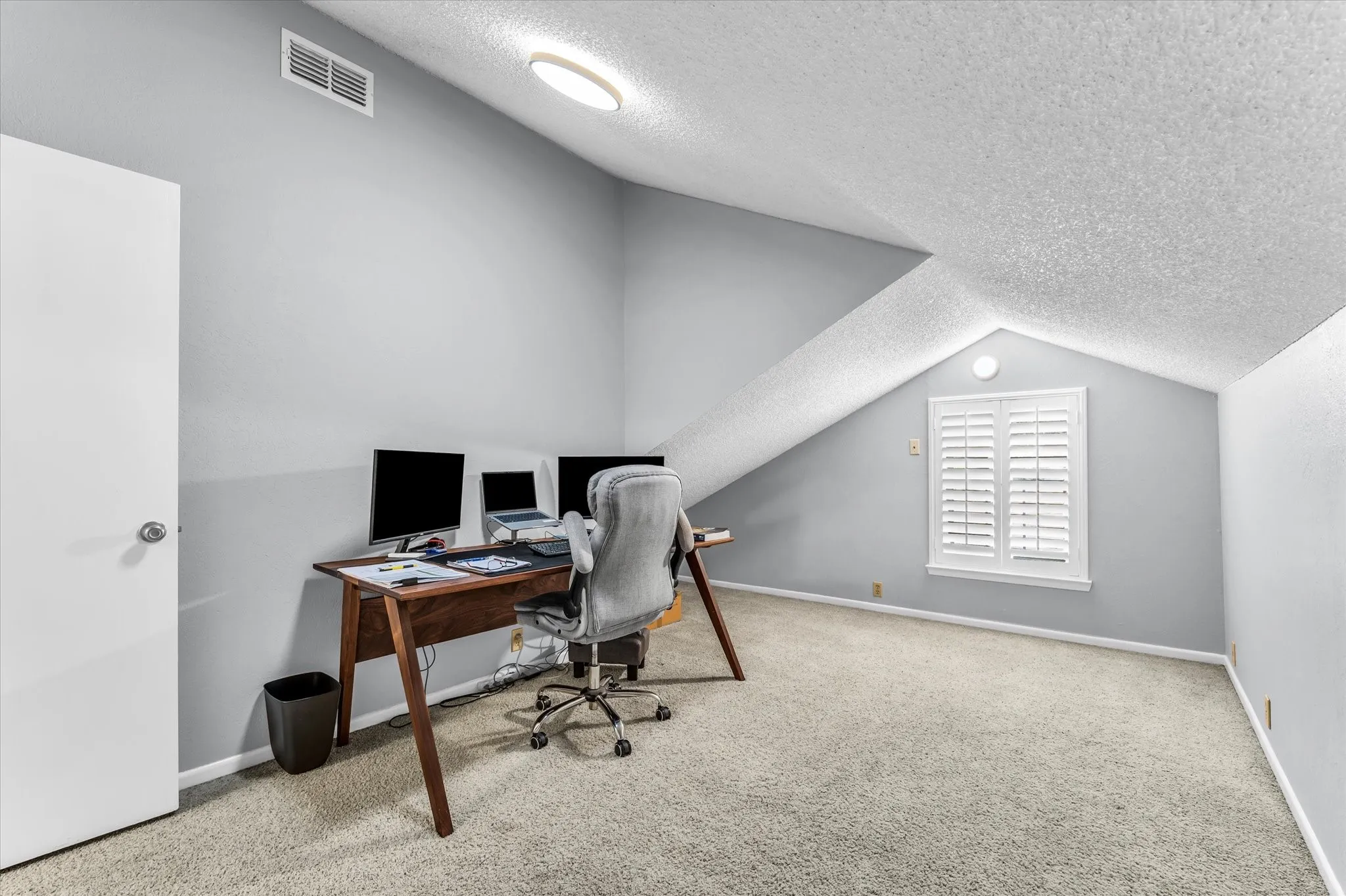 Single Family Residence For Sale in Mc Lennan County , 5206 Chaparral Drive, Waco, Texas 76710, 4 Bedrooms, 3 Bathrooms, Garage spaces, 2,701 Sqft, built in 1976, Price $444,500, mls#21345146, Real Estate Agent in Waco, Homes For Sale in Mc Lennan county, Homes For Sale in Waco, Realtor in Waco Texas, Real Estate Brokerage Independent Realty Texas, Luminita Cordes Realtor