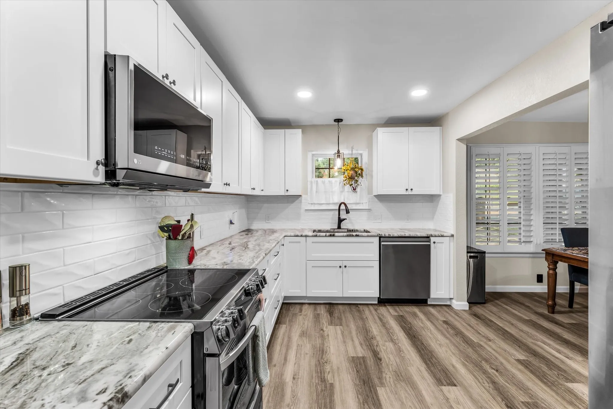 Single Family Residence For Sale in Mc Lennan County , 5206 Chaparral Drive, Waco, Texas 76710, 4 Bedrooms, 3 Bathrooms, Garage spaces, 2,701 Sqft, built in 1976, Price $444,500, mls#21345146, Real Estate Agent in Waco, Homes For Sale in Mc Lennan county, Homes For Sale in Waco, Realtor in Waco Texas, Real Estate Brokerage Independent Realty Texas, Luminita Cordes Realtor