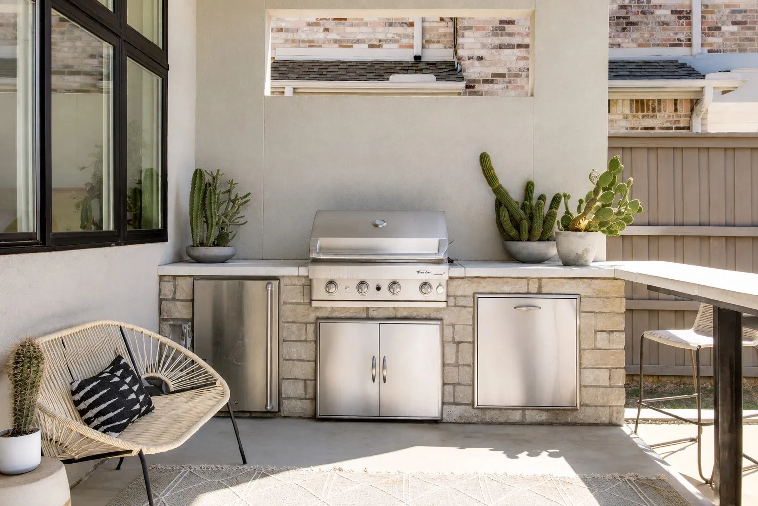Single Family Residence For Sale in Dallas County , 2215 Madera Street, Dallas, Texas 75206, 3 Bedroom, 3 Bathroom, 2 Garage spaces, 2,738 Sqft, built in 2016, mls#21347105, Real Estate Agent in Dallas, Homes For Sale in Dallas county, Homes For Sale in Dallas, Realtor in Dallas Texas, Real Estate Brokerage Independent Realty Texas, Luminita Cordes Realtor