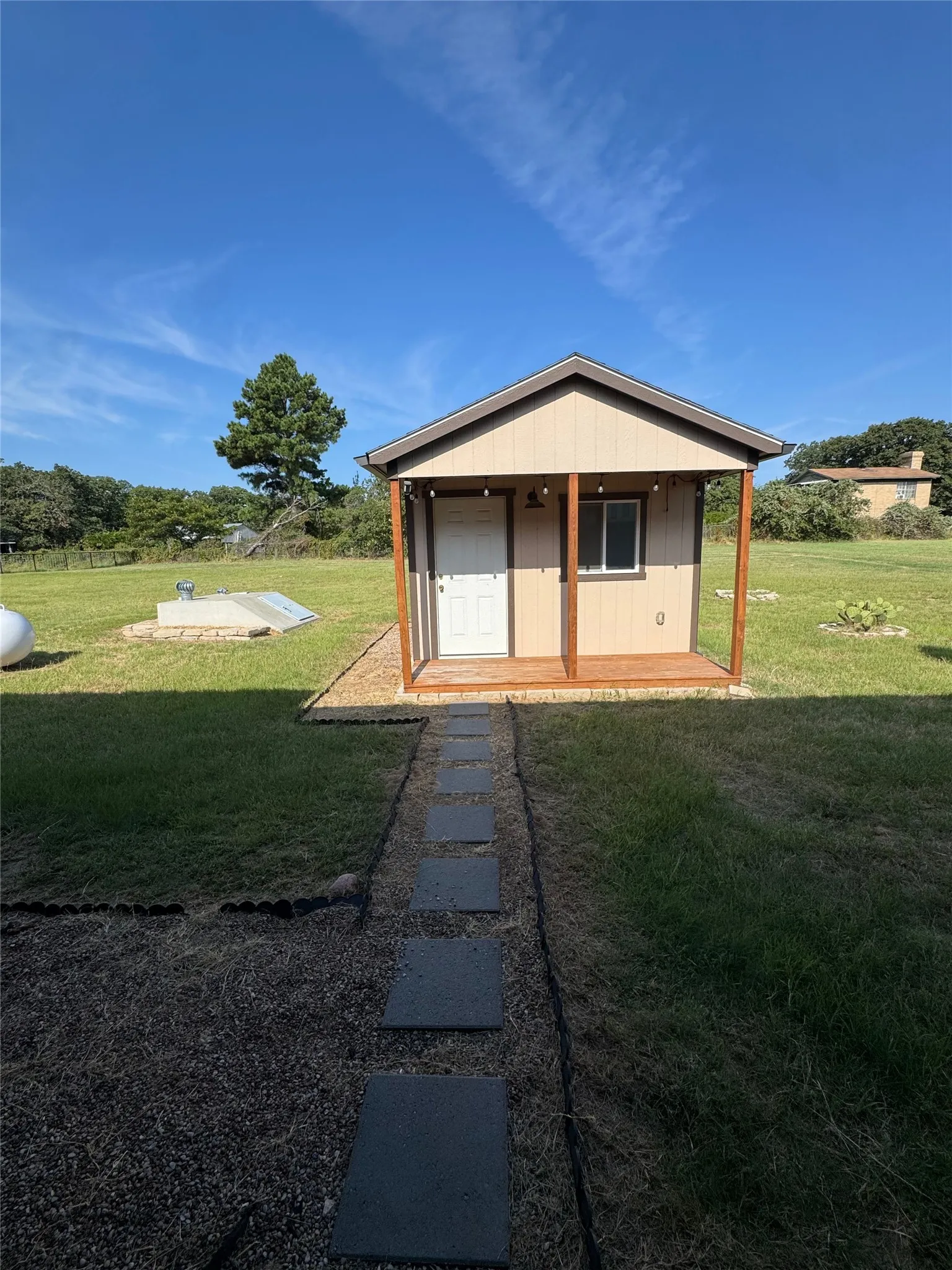 Single Family Residence For Rent in Parker County , 499 Christian Way, Azle, Texas 76020, 4 Bedroom, 2 Bathroom, 3 Garage spaces, 2,400 Sqft, built in 2020, mls#21353163, Real Estate Agent in Azle, Homes For Rent in Parker county, Homes For Rent in Azle, Realtor in Azle Texas, Real Estate Brokerage Independent Realty Texas, Luminita Cordes Realtor