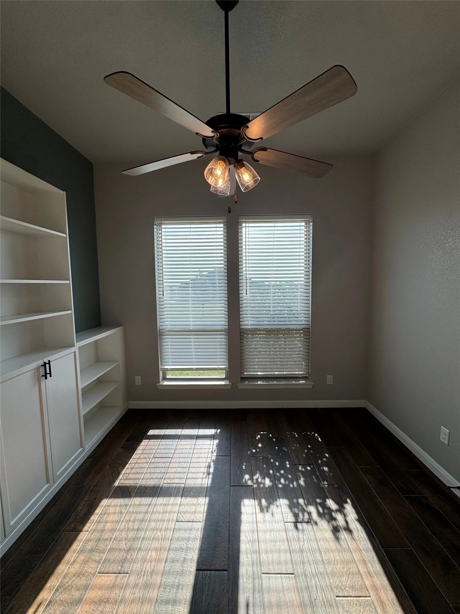 Single Family Residence For Rent in Parker County , 499 Christian Way, Azle, Texas 76020, 4 Bedroom, 2 Bathroom, 3 Garage spaces, 2,400 Sqft, built in 2020, mls#21353163, Real Estate Agent in Azle, Homes For Rent in Parker county, Homes For Rent in Azle, Realtor in Azle Texas, Real Estate Brokerage Independent Realty Texas, Luminita Cordes Realtor