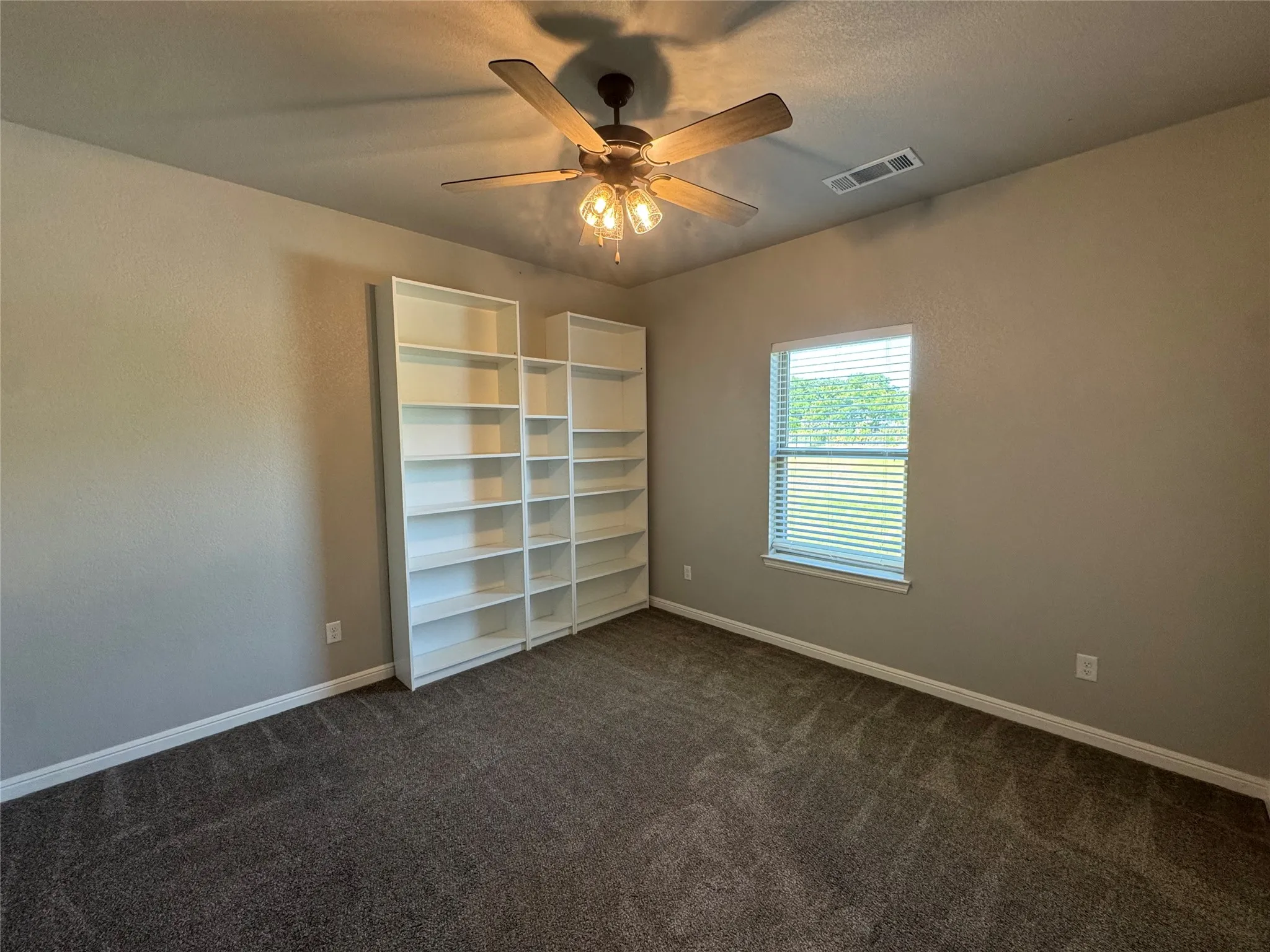 Single Family Residence For Rent in Parker County , 499 Christian Way, Azle, Texas 76020, 4 Bedroom, 2 Bathroom, 3 Garage spaces, 2,400 Sqft, built in 2020, mls#21353163, Real Estate Agent in Azle, Homes For Rent in Parker county, Homes For Rent in Azle, Realtor in Azle Texas, Real Estate Brokerage Independent Realty Texas, Luminita Cordes Realtor