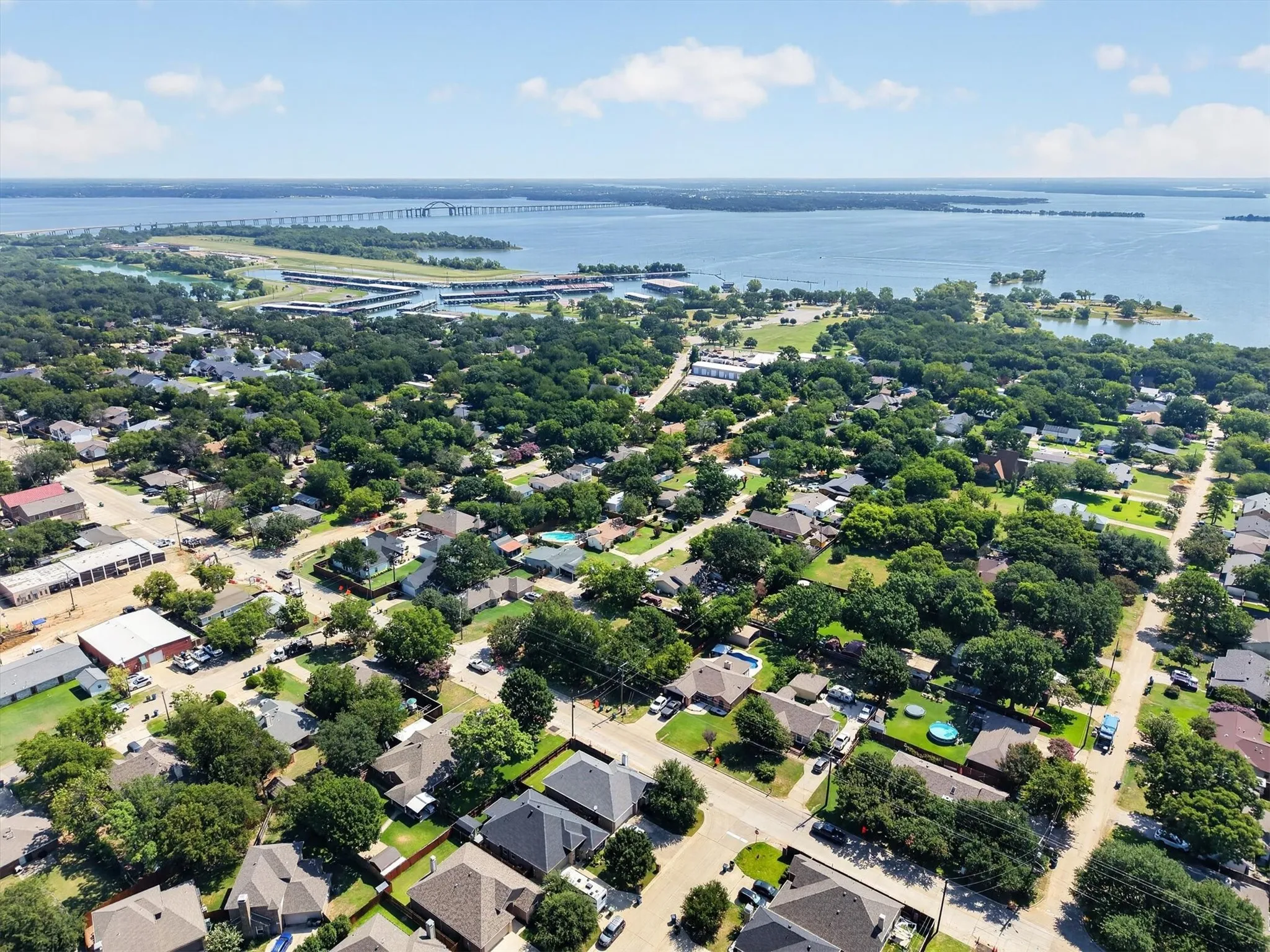 Single Family Residence For Sale in Denton County , 108 S Lakeview Drive, Lake Dallas, Texas 75065, 3 Bedroom, 1 Bathroom, 1 Garage spaces, 1,008 Sqft, built in 1973, mls#21353144, Real Estate Agent in Lake Dallas, Homes For Sale in Denton county, Homes For Sale in Lake Dallas, Realtor in Lake Dallas Texas, Real Estate Brokerage Independent Realty Texas, Luminita Cordes Realtor