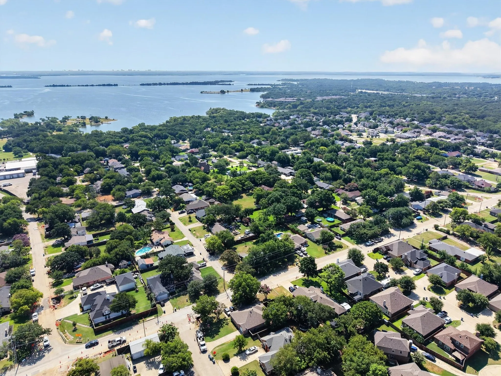 Single Family Residence For Sale in Denton County , 108 S Lakeview Drive, Lake Dallas, Texas 75065, 3 Bedroom, 1 Bathroom, 1 Garage spaces, 1,008 Sqft, built in 1973, mls#21353144, Real Estate Agent in Lake Dallas, Homes For Sale in Denton county, Homes For Sale in Lake Dallas, Realtor in Lake Dallas Texas, Real Estate Brokerage Independent Realty Texas, Luminita Cordes Realtor