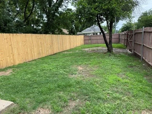 Duplex For Rent in Dallas County , 3501 Latimer Street, Dallas, Texas 75215, 2 Bedrooms, 1 Bathroom, Garage spaces, 1,008 Sqft, built in 1907, Price $1,095, mls#21353164, Real Estate Agent in Dallas, Homes For Rent in Dallas county, Homes For Rent in Dallas, Realtor in Dallas Texas, Real Estate Brokerage Independent Realty Texas, Luminita Cordes Realtor