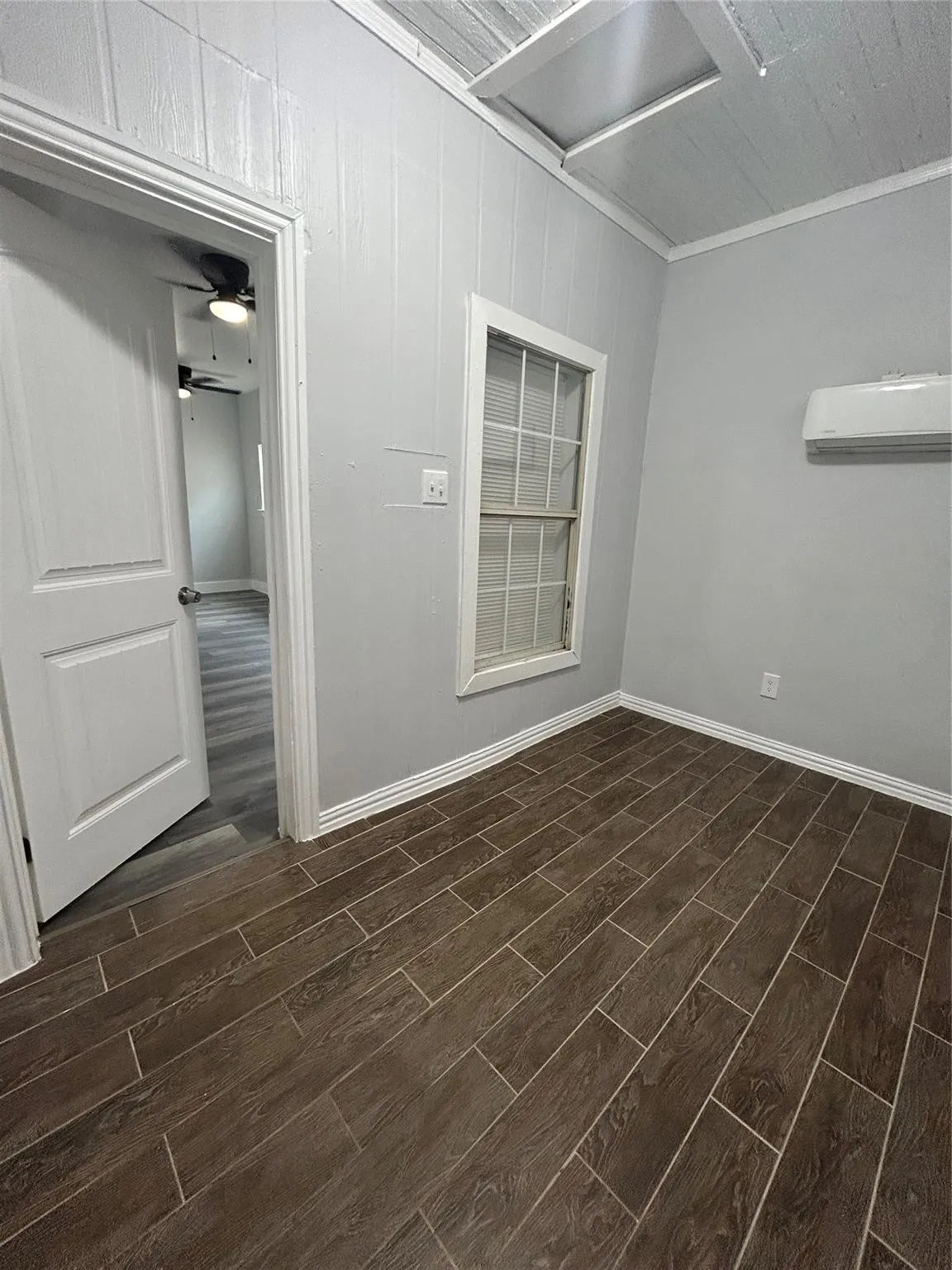 Duplex For Rent in Dallas County , 3501 Latimer Street, Dallas, Texas 75215, 2 Bedrooms, 1 Bathroom, Garage spaces, 1,008 Sqft, built in 1907, Price $1,095, mls#21353164, Real Estate Agent in Dallas, Homes For Rent in Dallas county, Homes For Rent in Dallas, Realtor in Dallas Texas, Real Estate Brokerage Independent Realty Texas, Luminita Cordes Realtor