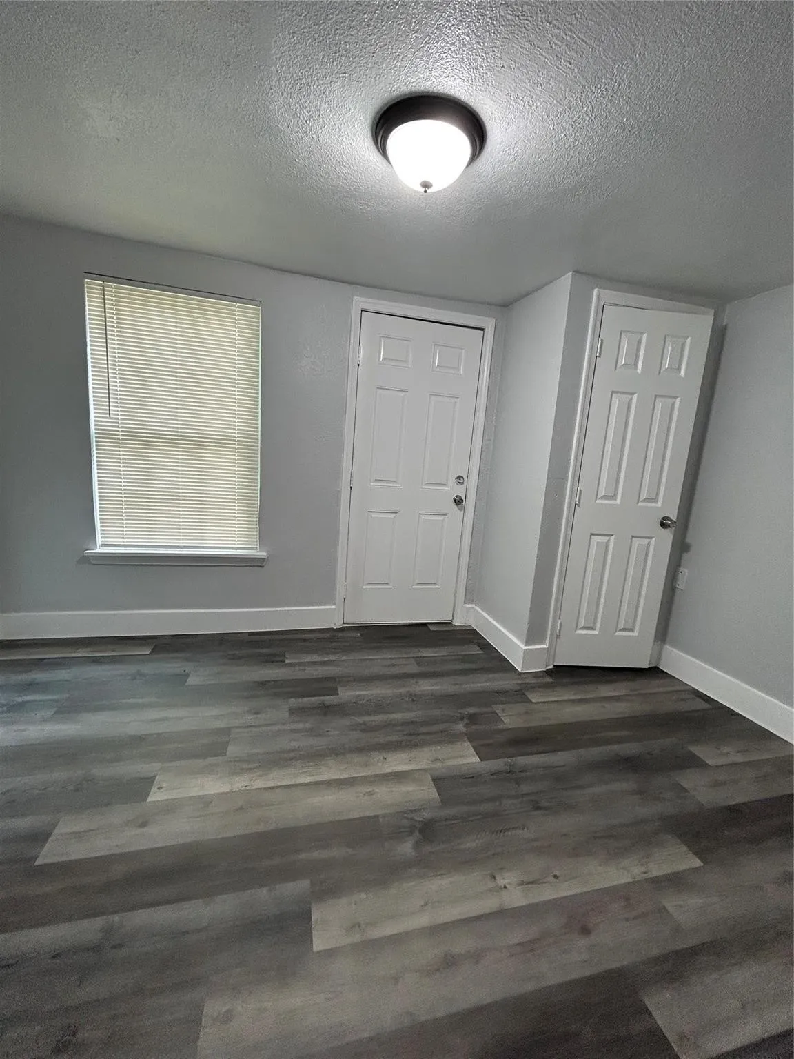 Duplex For Rent in Dallas County , 3501 Latimer Street, Dallas, Texas 75215, 2 Bedrooms, 1 Bathroom, Garage spaces, 1,008 Sqft, built in 1907, Price $1,095, mls#21353164, Real Estate Agent in Dallas, Homes For Rent in Dallas county, Homes For Rent in Dallas, Realtor in Dallas Texas, Real Estate Brokerage Independent Realty Texas, Luminita Cordes Realtor