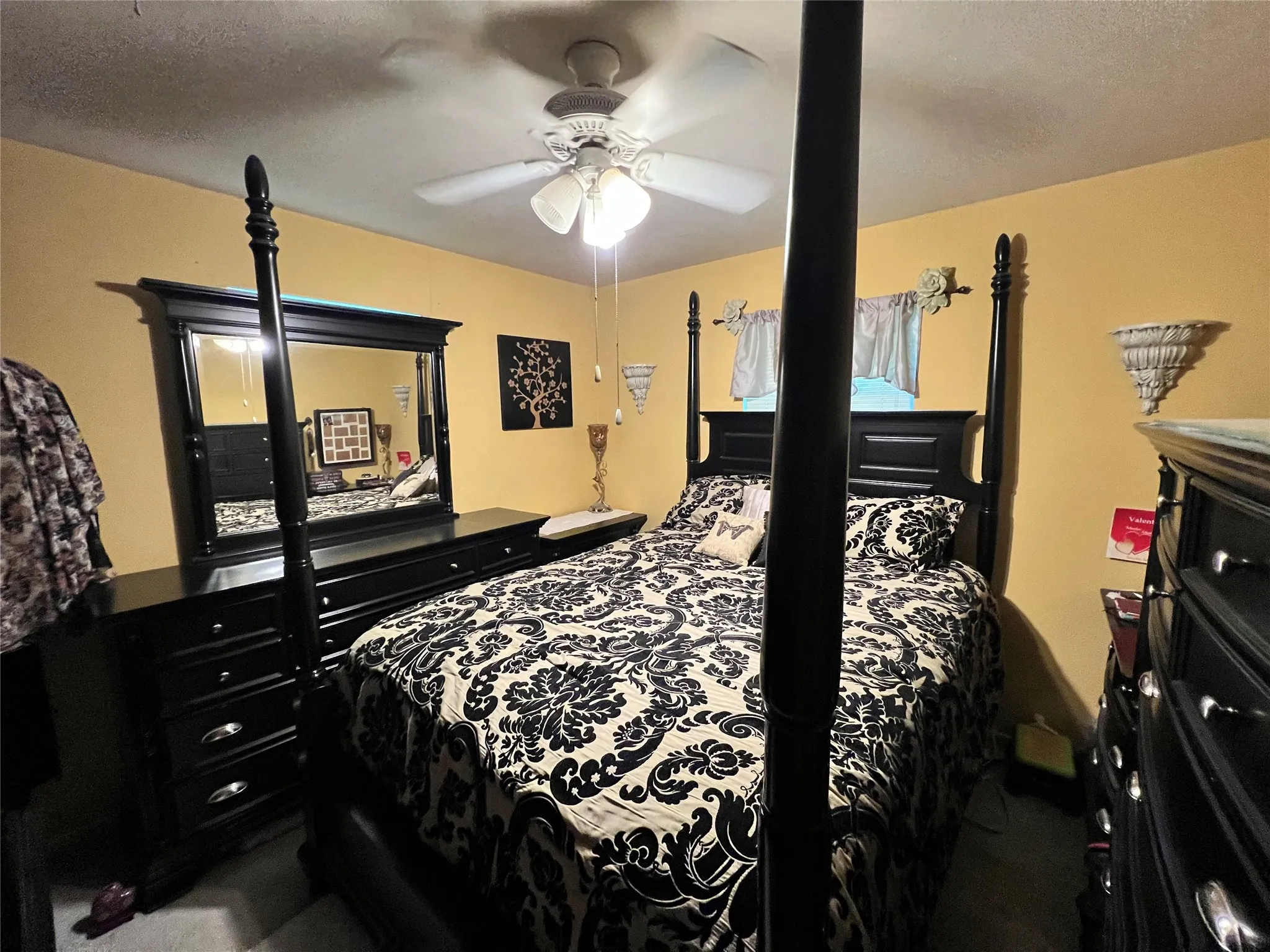 Single Family Residence For Sale in Johnson County , 1206 Crestwood Drive, Cleburne, Texas 76033, 3 Bedroom, 2 Bathroom, 1 Garage spaces, 1,612 Sqft, built in 1965, mls#21353047, Real Estate Agent in Cleburne, Homes For Sale in Johnson county, Homes For Sale in Cleburne, Realtor in Cleburne Texas, Real Estate Brokerage Independent Realty Texas, Luminita Cordes Realtor