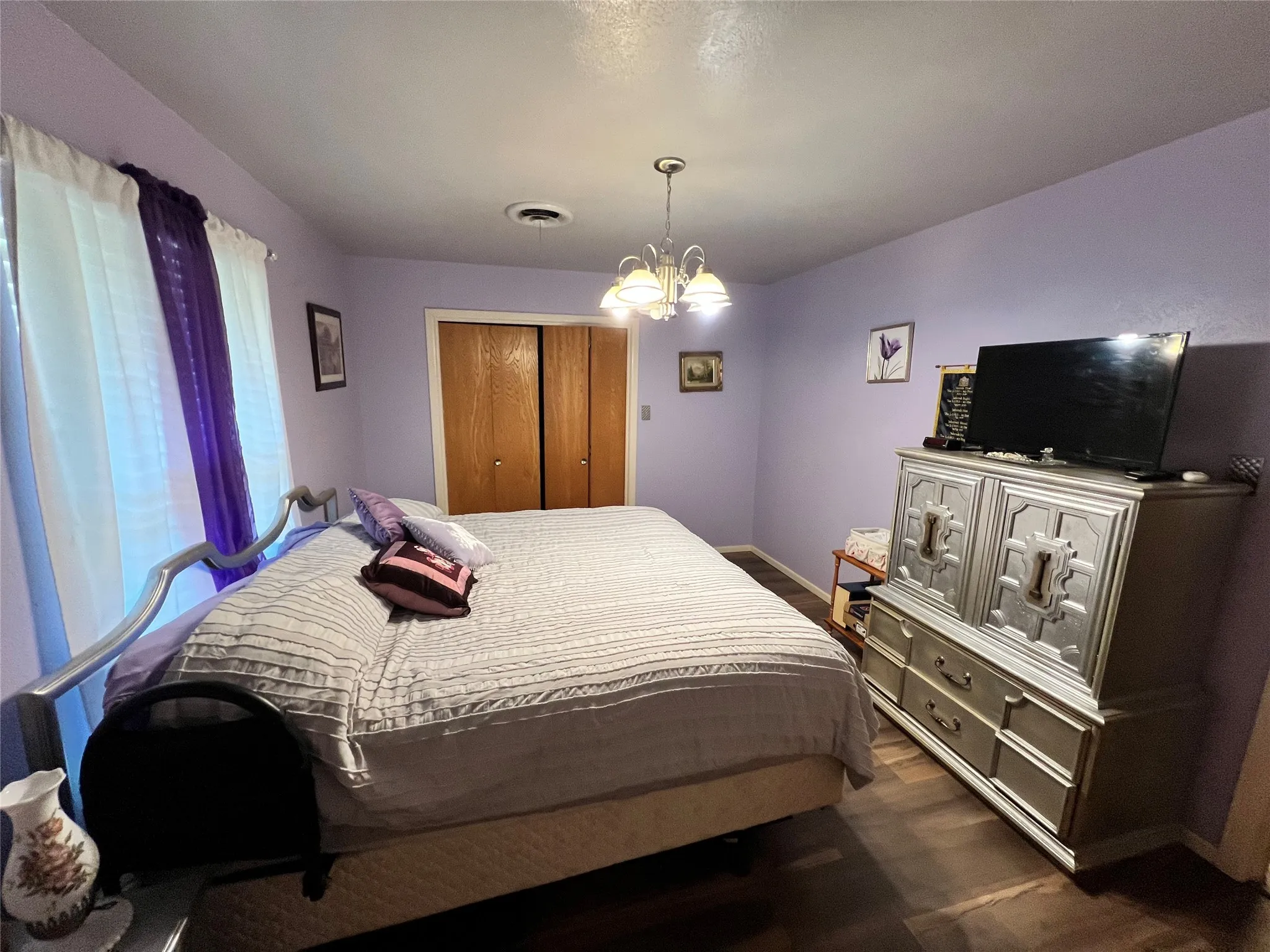 Single Family Residence For Sale in Johnson County , 1206 Crestwood Drive, Cleburne, Texas 76033, 3 Bedroom, 2 Bathroom, 1 Garage spaces, 1,612 Sqft, built in 1965, mls#21353047, Real Estate Agent in Cleburne, Homes For Sale in Johnson county, Homes For Sale in Cleburne, Realtor in Cleburne Texas, Real Estate Brokerage Independent Realty Texas, Luminita Cordes Realtor