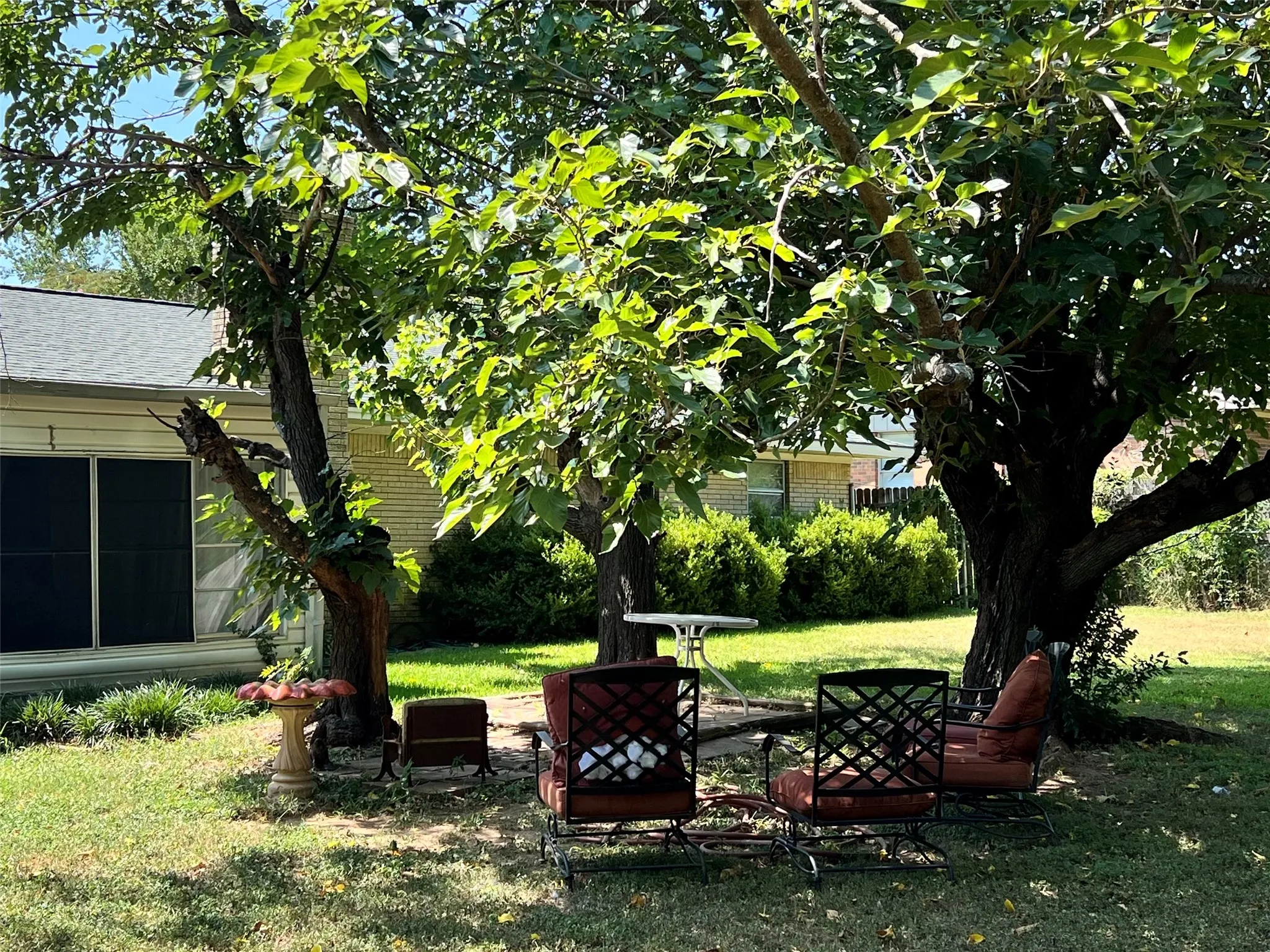 Single Family Residence For Sale in Johnson County , 1206 Crestwood Drive, Cleburne, Texas 76033, 3 Bedroom, 2 Bathroom, 1 Garage spaces, 1,612 Sqft, built in 1965, mls#21353047, Real Estate Agent in Cleburne, Homes For Sale in Johnson county, Homes For Sale in Cleburne, Realtor in Cleburne Texas, Real Estate Brokerage Independent Realty Texas, Luminita Cordes Realtor