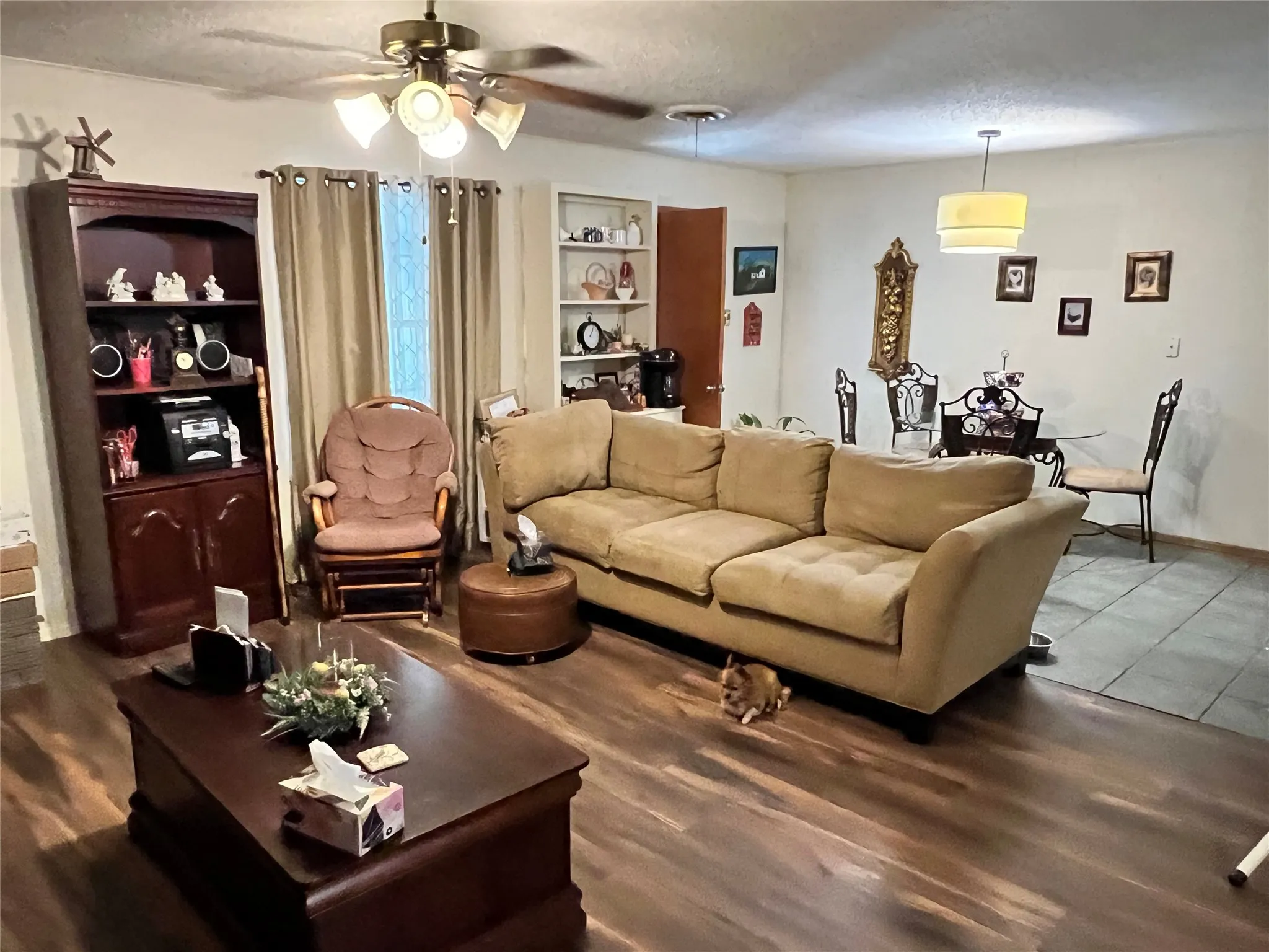Single Family Residence For Sale in Johnson County , 1206 Crestwood Drive, Cleburne, Texas 76033, 3 Bedroom, 2 Bathroom, 1 Garage spaces, 1,612 Sqft, built in 1965, mls#21353047, Real Estate Agent in Cleburne, Homes For Sale in Johnson county, Homes For Sale in Cleburne, Realtor in Cleburne Texas, Real Estate Brokerage Independent Realty Texas, Luminita Cordes Realtor
