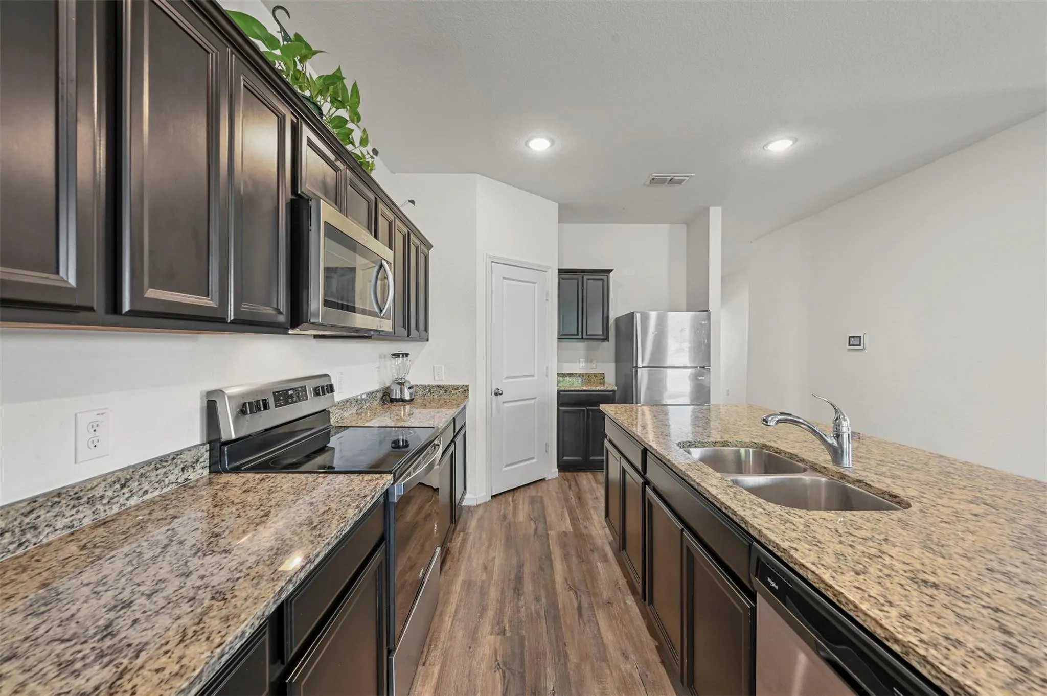Single Family Residence For Rent in Collin County , 1922 Rodeo Drive, Anna, Texas 75409, 4 Bedroom, 2 Bathroom, 2 Garage spaces, 1,884 Sqft, built in 2020, mls#21353170, Real Estate Agent in Anna, Homes For Rent in Collin county, Homes For Rent in Anna, Realtor in Anna Texas, Real Estate Brokerage Independent Realty Texas, Luminita Cordes Realtor