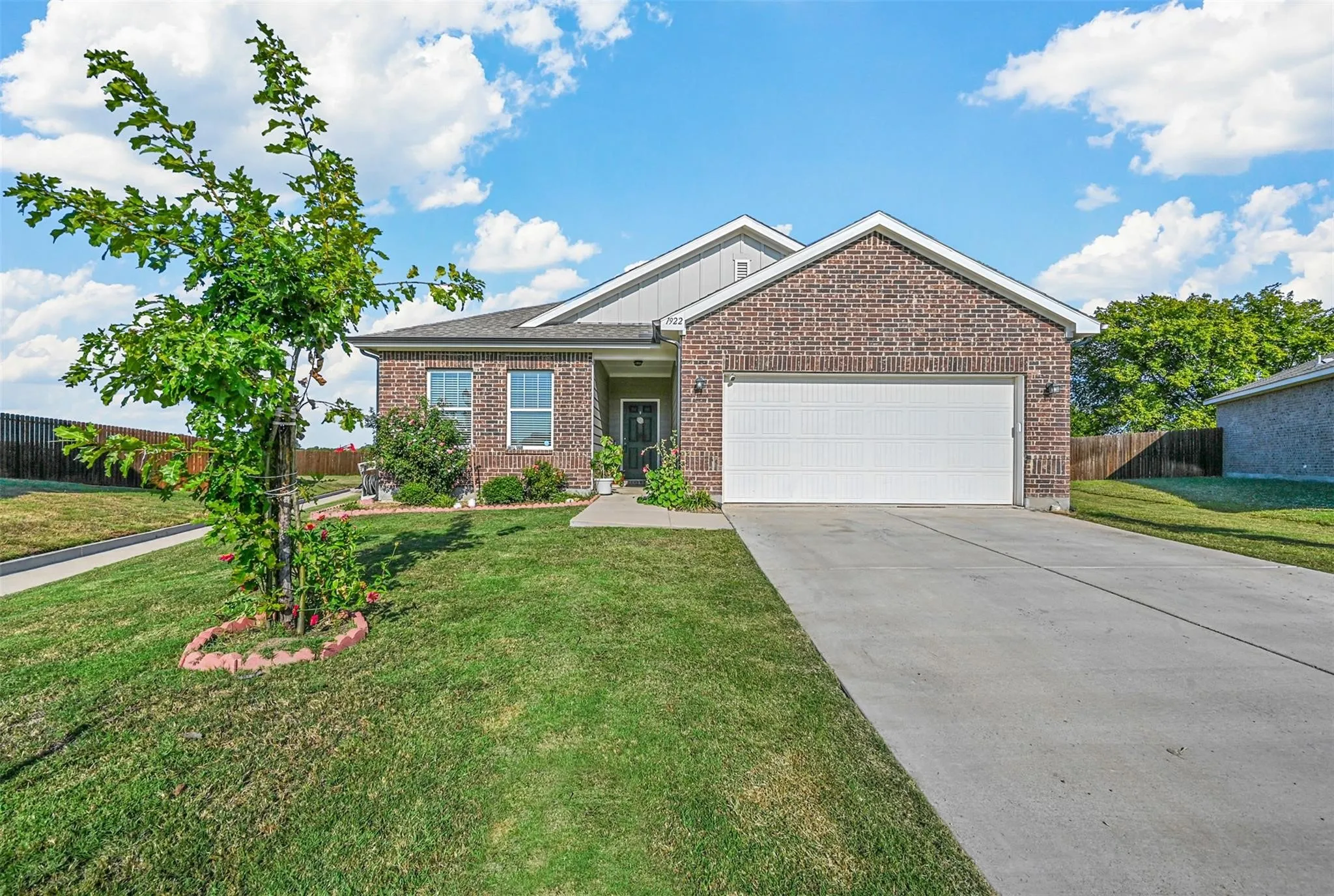 Single Family Residence For Rent in Collin County , 1922 Rodeo Drive, Anna, Texas 75409, 4 Bedroom, 2 Bathroom, 2 Garage spaces, 1,884 Sqft, built in 2020, mls#21353170, Real Estate Agent in Anna, Homes For Rent in Collin county, Homes For Rent in Anna, Realtor in Anna Texas, Real Estate Brokerage Independent Realty Texas, Luminita Cordes Realtor
