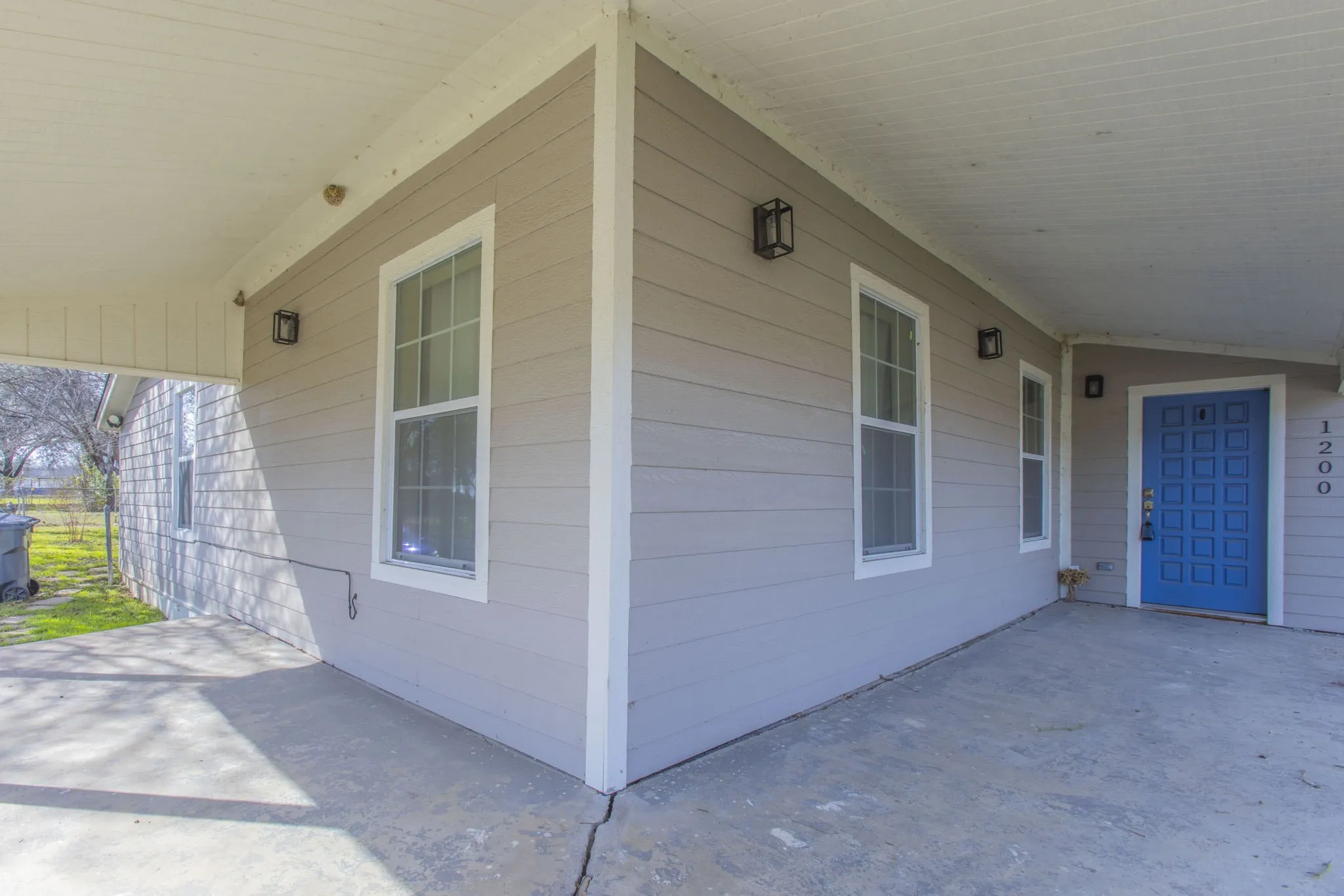 Single Family Residence For Rent in Mc Lennan County , 1200 N 4th Street, Waco, Texas 76707, 3 Bedrooms, 2 Bathrooms, Garage spaces, 1,203 Sqft, built in 1915, Price $1,600, mls#21346253, Real Estate Agent in Waco, Homes For Rent in Mc Lennan county, Homes For Rent in Waco, Realtor in Waco Texas, Real Estate Brokerage Independent Realty Texas, Luminita Cordes Realtor