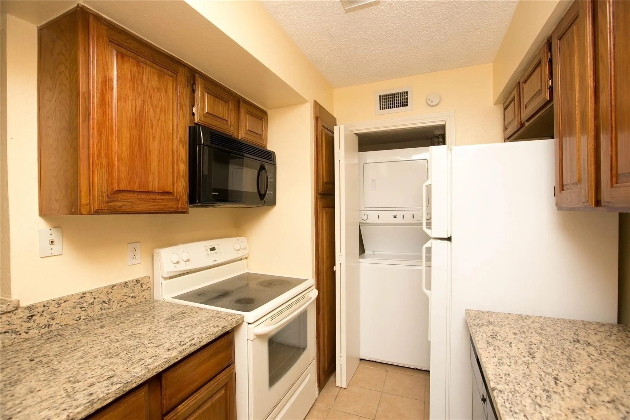 Condominium For Rent in Dallas County , 5840 Spring Valley Road 909, Dallas, Texas 75254, 1 Bedroom, 1 Bathroom, Garage spaces, 720 Sqft, built in 1981, mls#21353153, Real Estate Agent in Dallas, Homes For Rent in Dallas county, Homes For Rent in Dallas, Realtor in Dallas Texas, Real Estate Brokerage Independent Realty Texas, Luminita Cordes Realtor