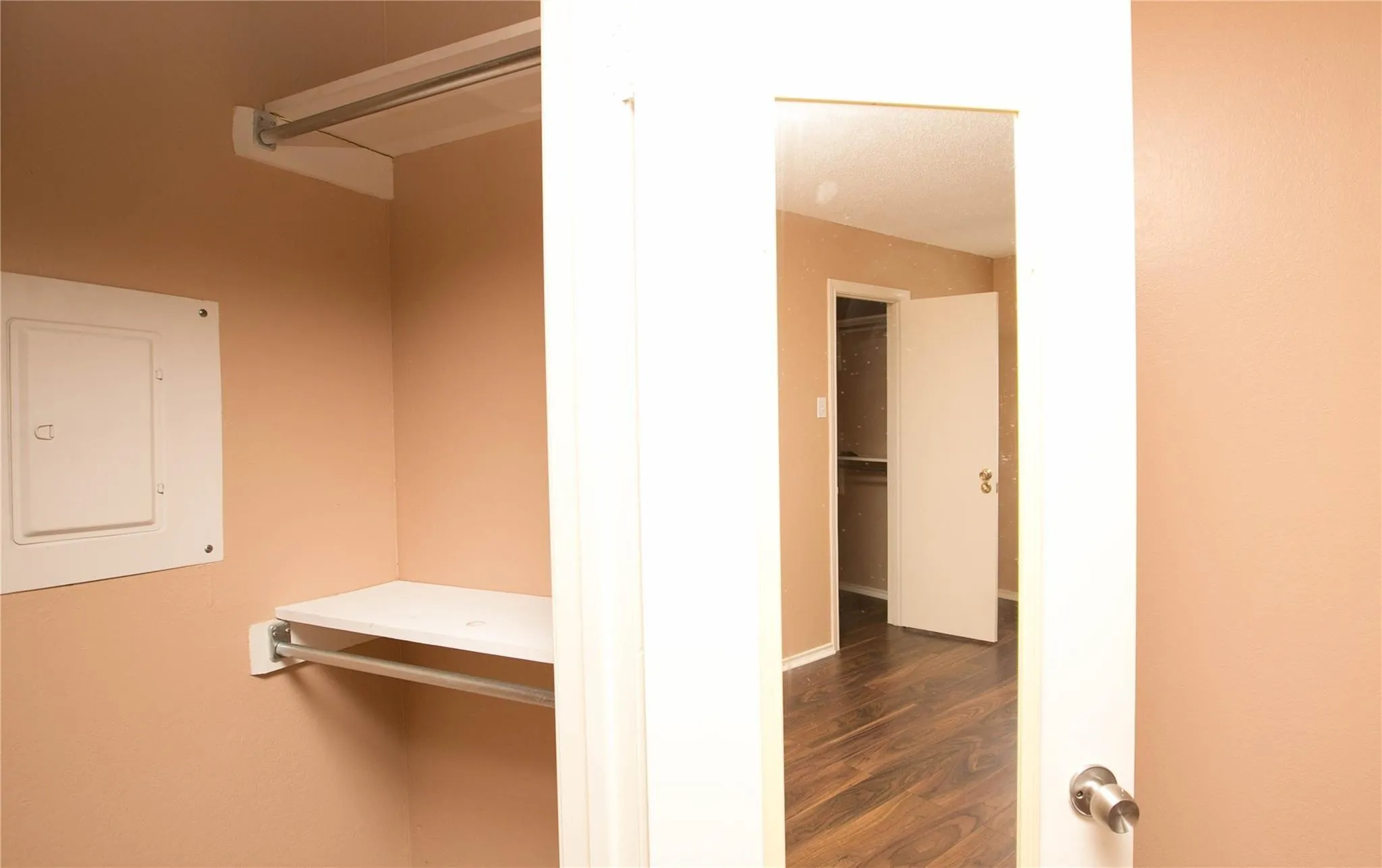 Condominium For Rent in Dallas County , 5840 Spring Valley Road 909, Dallas, Texas 75254, 1 Bedroom, 1 Bathroom, Garage spaces, 720 Sqft, built in 1981, mls#21353153, Real Estate Agent in Dallas, Homes For Rent in Dallas county, Homes For Rent in Dallas, Realtor in Dallas Texas, Real Estate Brokerage Independent Realty Texas, Luminita Cordes Realtor