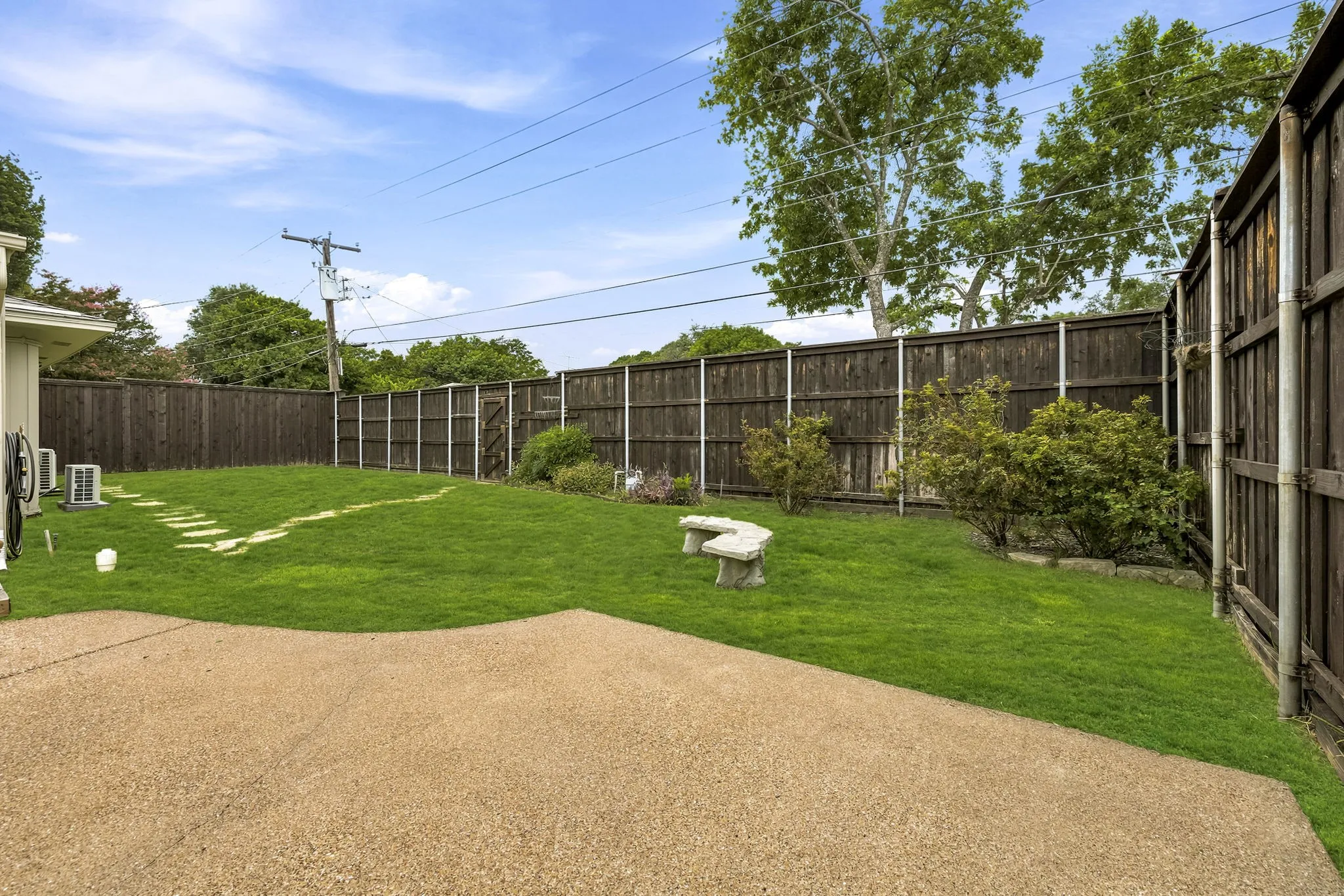 Single Family Residence For Sale in Dallas County , 10419 Royalwood Drive, Dallas, Texas 75238, 4 Bedroom, 3 Bathroom, Garage spaces, 2,892 Sqft, built in 1959, mls#21352531, Real Estate Agent in Dallas, Homes For Sale in Dallas county, Homes For Sale in Dallas, Realtor in Dallas Texas, Real Estate Brokerage Independent Realty Texas, Luminita Cordes Realtor