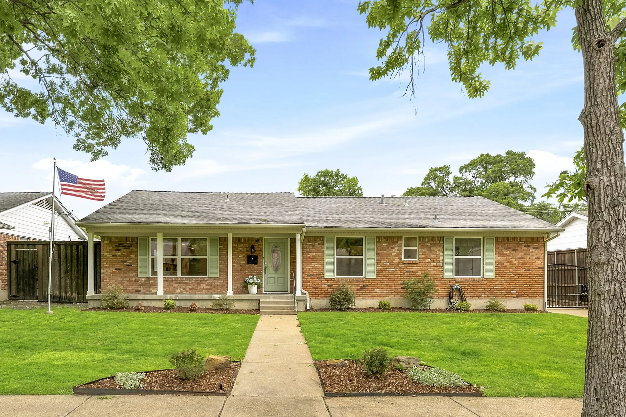 Single Family Residence For Sale in Dallas County , 10419 Royalwood Drive, Dallas, Texas 75238, 4 Bedroom, 3 Bathroom, Garage spaces, 2,892 Sqft, built in 1959, mls#21352531, Real Estate Agent in Dallas, Homes For Sale in Dallas county, Homes For Sale in Dallas, Realtor in Dallas Texas, Real Estate Brokerage Independent Realty Texas, Luminita Cordes Realtor