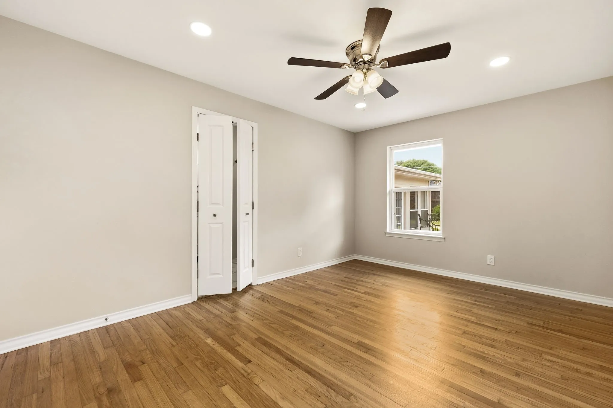 Single Family Residence For Sale in Dallas County , 10419 Royalwood Drive, Dallas, Texas 75238, 4 Bedroom, 3 Bathroom, Garage spaces, 2,892 Sqft, built in 1959, mls#21352531, Real Estate Agent in Dallas, Homes For Sale in Dallas county, Homes For Sale in Dallas, Realtor in Dallas Texas, Real Estate Brokerage Independent Realty Texas, Luminita Cordes Realtor