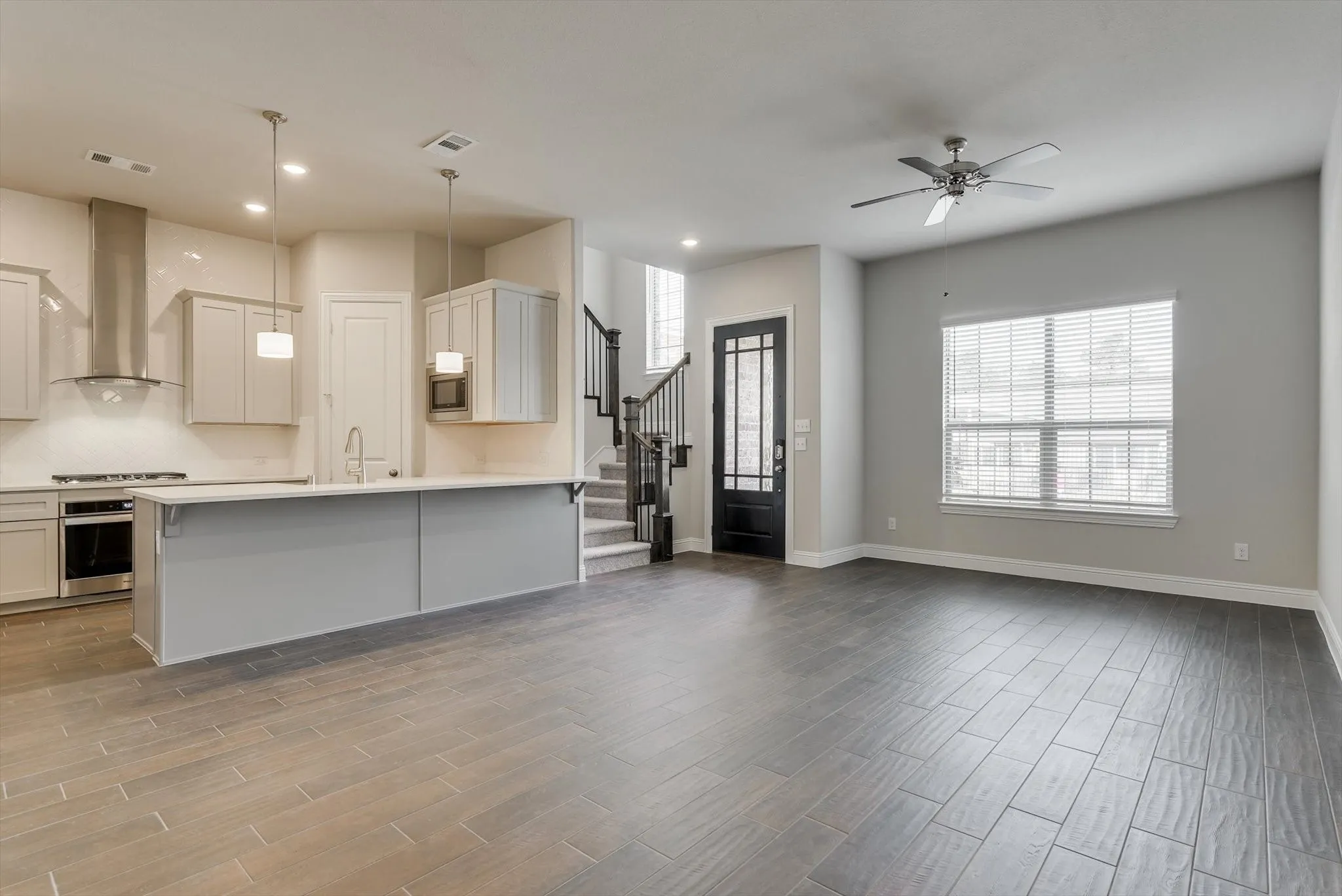 Townhouse For Rent in Denton County , 2225 Apex Drive, Flower Mound, Texas 75028, 3 Bedroom, 3 Bathroom, 2 Garage spaces, 1,698 Sqft, built in 2019, mls#21353182, Real Estate Agent in Flower Mound, Homes For Rent in Denton county, Homes For Rent in Flower Mound, Realtor in Flower Mound Texas, Real Estate Brokerage Independent Realty Texas, Luminita Cordes Realtor