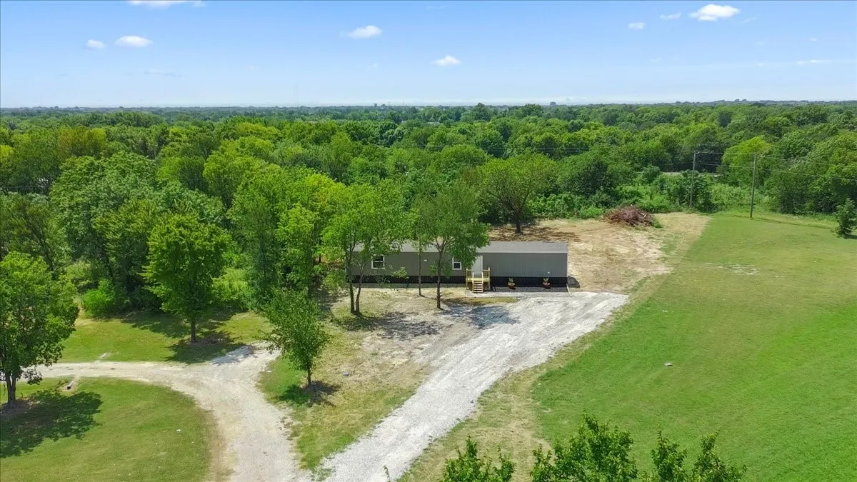 Manufactured Home For Sale in Navarro County , 206 SE CR 3048A, Corsicana, Texas 75109, 3 Bedroom, 2 Bathroom, Garage spaces, 1,064 Sqft, built in 2026, mls#21351443, Real Estate Agent in Corsicana, Homes For Sale in Navarro county, Homes For Sale in Corsicana, Realtor in Corsicana Texas, Real Estate Brokerage Independent Realty Texas, Luminita Cordes Realtor