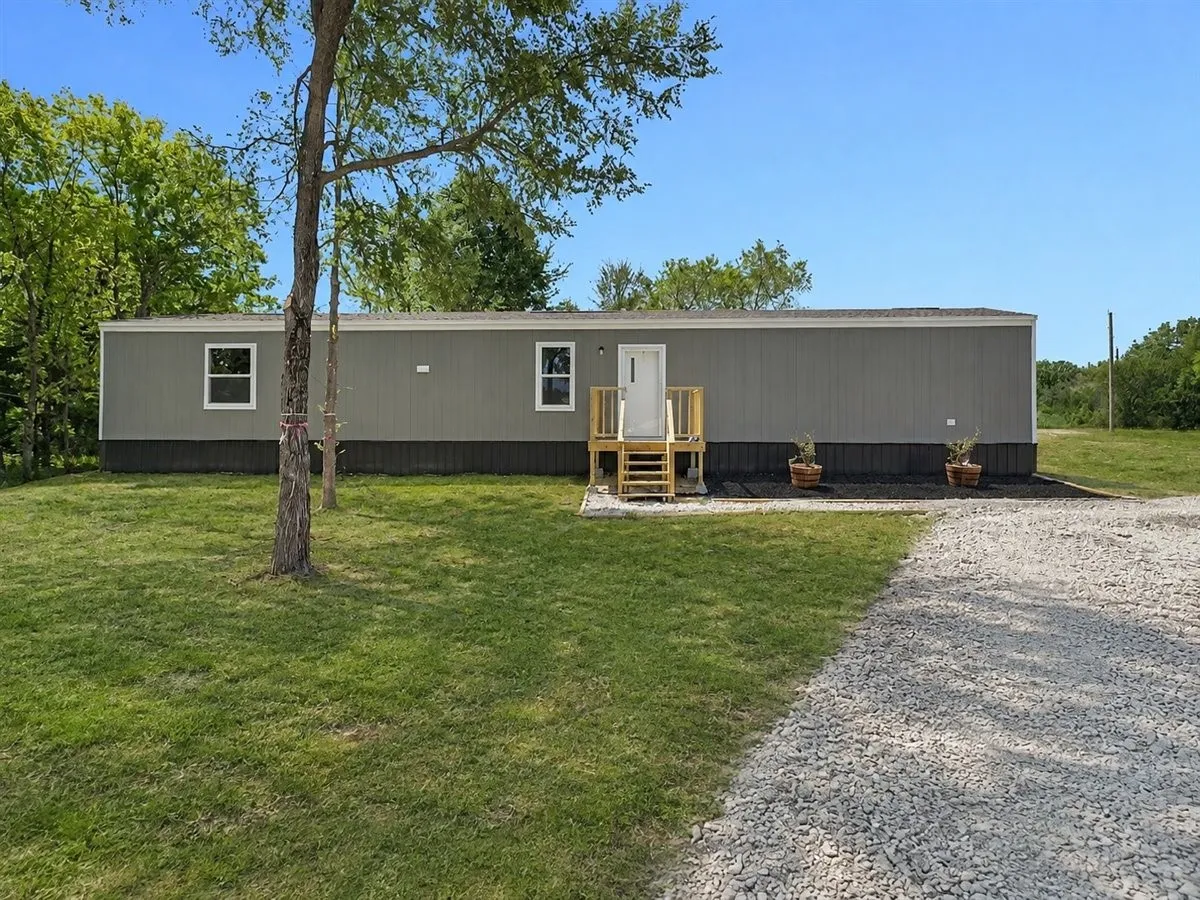 Manufactured Home For Sale in Navarro County , 206 SE CR 3048A, Corsicana, Texas 75109, 3 Bedroom, 2 Bathroom, Garage spaces, 1,064 Sqft, built in 2026, mls#21351443, Real Estate Agent in Corsicana, Homes For Sale in Navarro county, Homes For Sale in Corsicana, Realtor in Corsicana Texas, Real Estate Brokerage Independent Realty Texas, Luminita Cordes Realtor