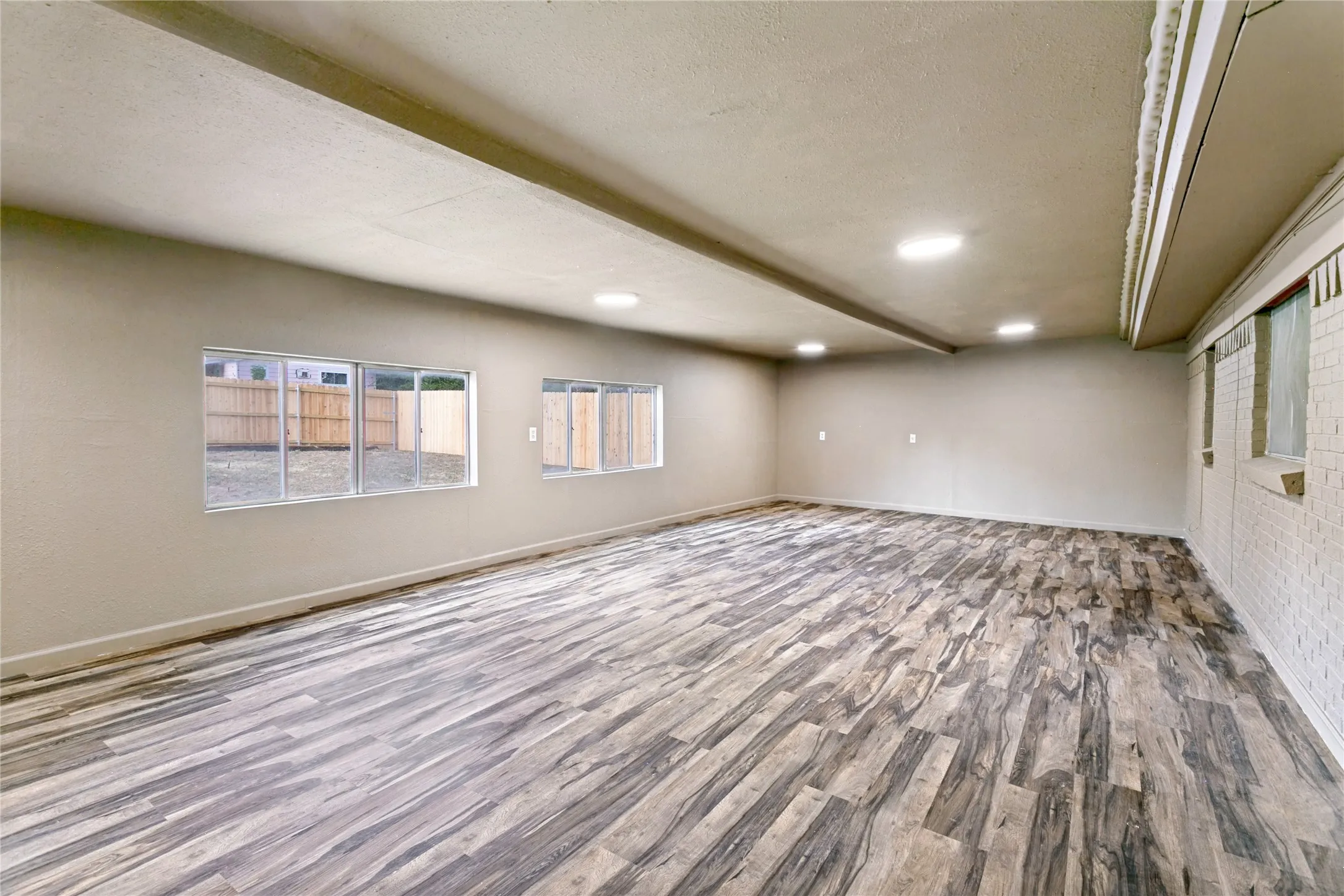 Bonus Room 33 X 15