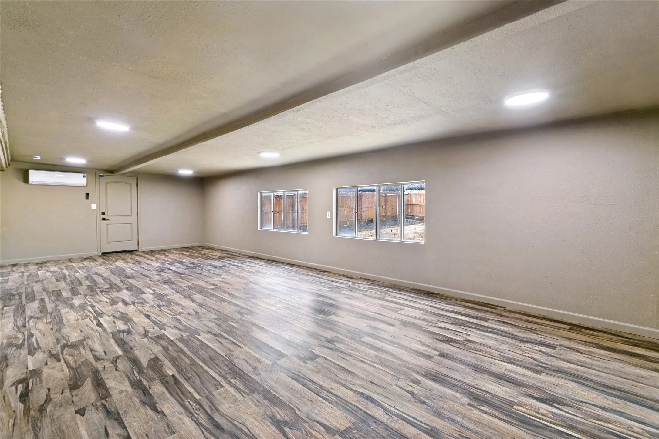 Bonus Room 33 X 15
