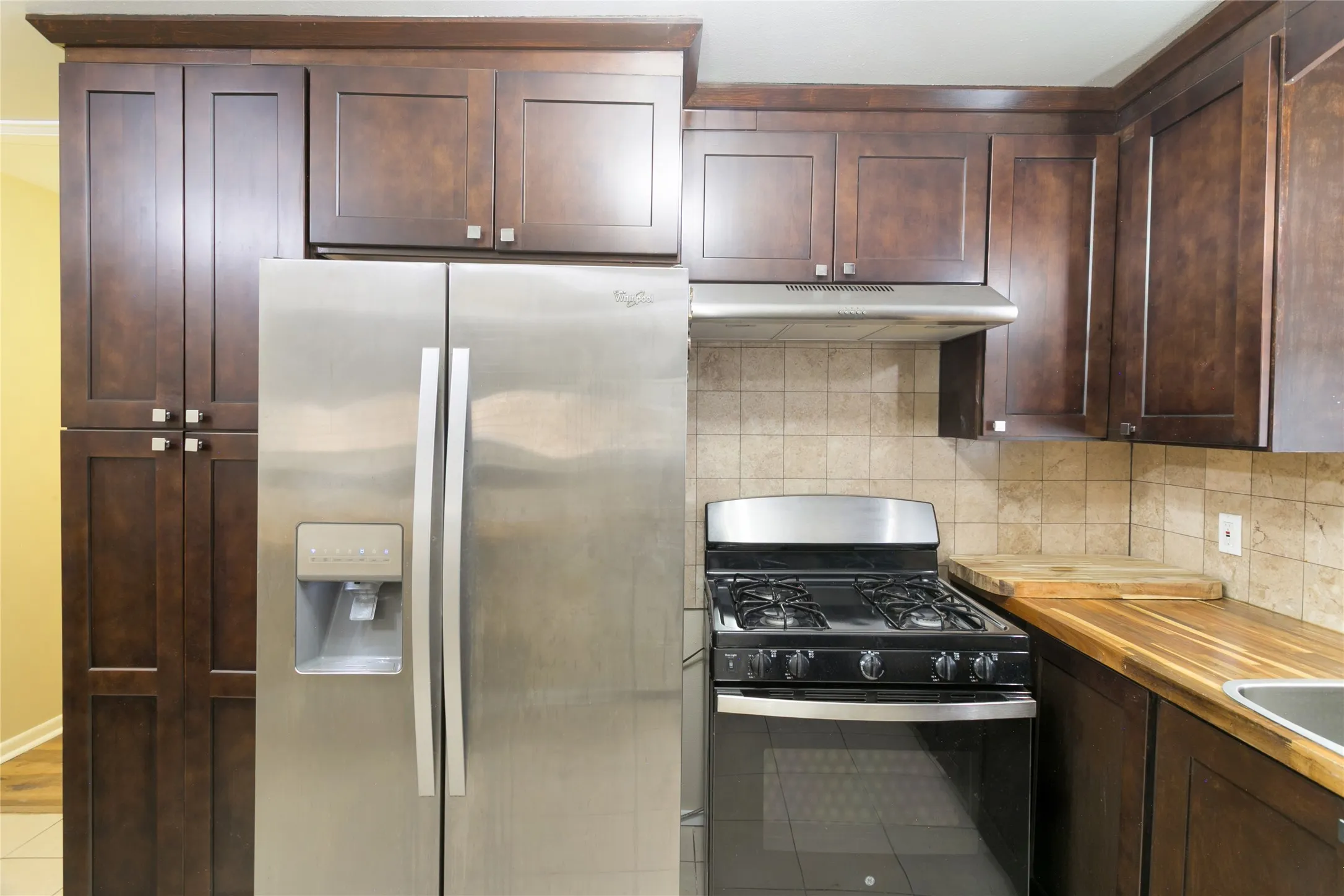 Single Family Residence For Sale in Tarrant County , 5416 Goodman Avenue, Fort Worth, Texas 76107, 3 Bedroom, 2 Bathroom, 1 Garage spaces, 1,580 Sqft, built in 1965, mls#21353175, Real Estate Agent in Fort Worth, Homes For Sale in Tarrant county, Homes For Sale in Fort Worth, Realtor in Fort Worth Texas, Real Estate Brokerage Independent Realty Texas, Luminita Cordes Realtor