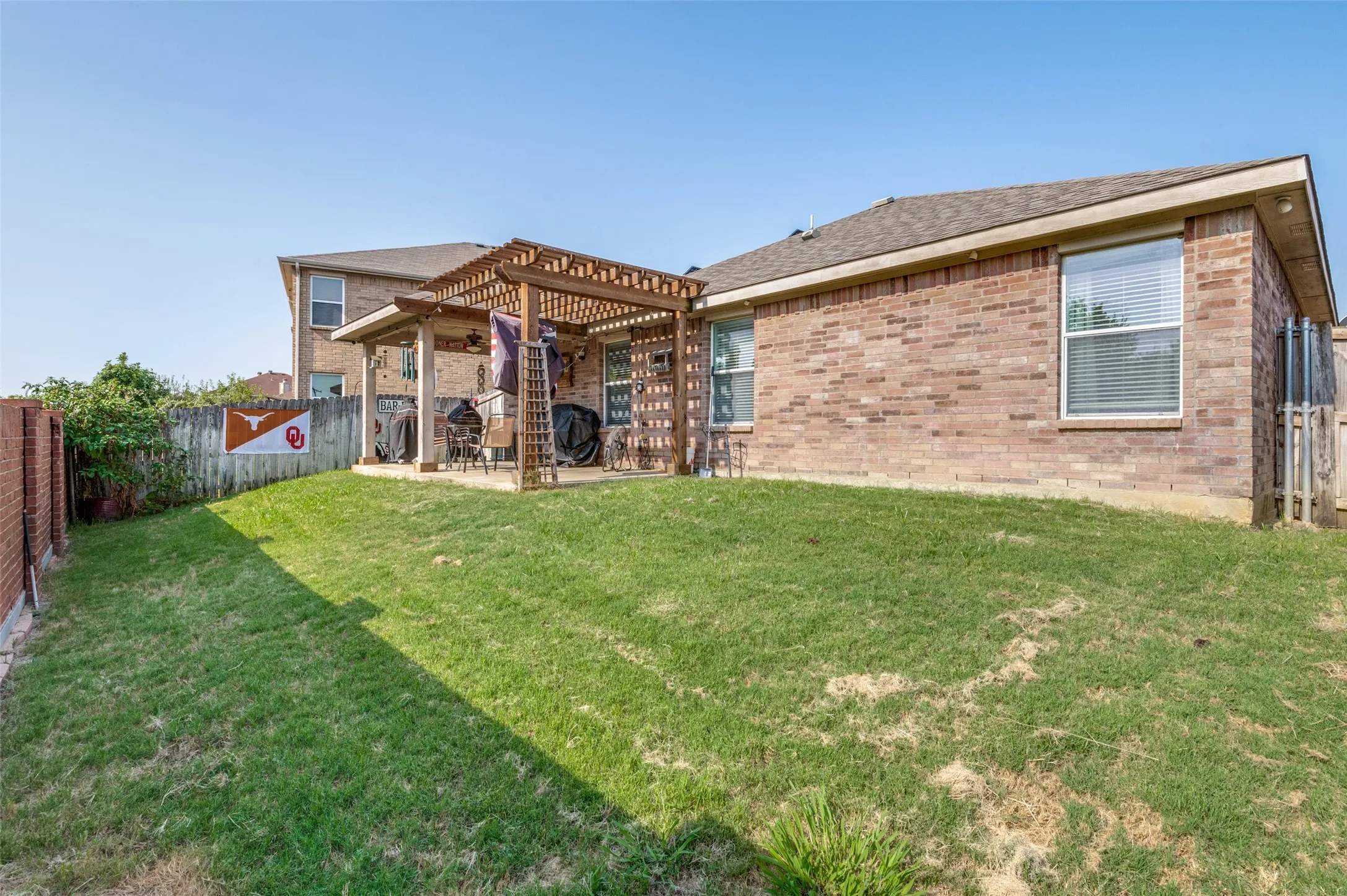 Single Family Residence For Sale in Dallas County , 5440 Cameron Drive, Grand Prairie, Texas 75052, 4 Bedroom, 2 Bathroom, 2 Garage spaces, 1,922 Sqft, built in 2007, mls#21352874, Real Estate Agent in Grand Prairie, Homes For Sale in Dallas county, Homes For Sale in Grand Prairie, Realtor in Grand Prairie Texas, Real Estate Brokerage Independent Realty Texas, Luminita Cordes Realtor