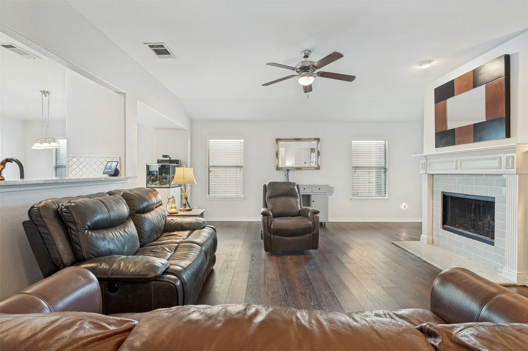 Single Family Residence For Sale in Dallas County , 5440 Cameron Drive, Grand Prairie, Texas 75052, 4 Bedroom, 2 Bathroom, 2 Garage spaces, 1,922 Sqft, built in 2007, mls#21352874, Real Estate Agent in Grand Prairie, Homes For Sale in Dallas county, Homes For Sale in Grand Prairie, Realtor in Grand Prairie Texas, Real Estate Brokerage Independent Realty Texas, Luminita Cordes Realtor
