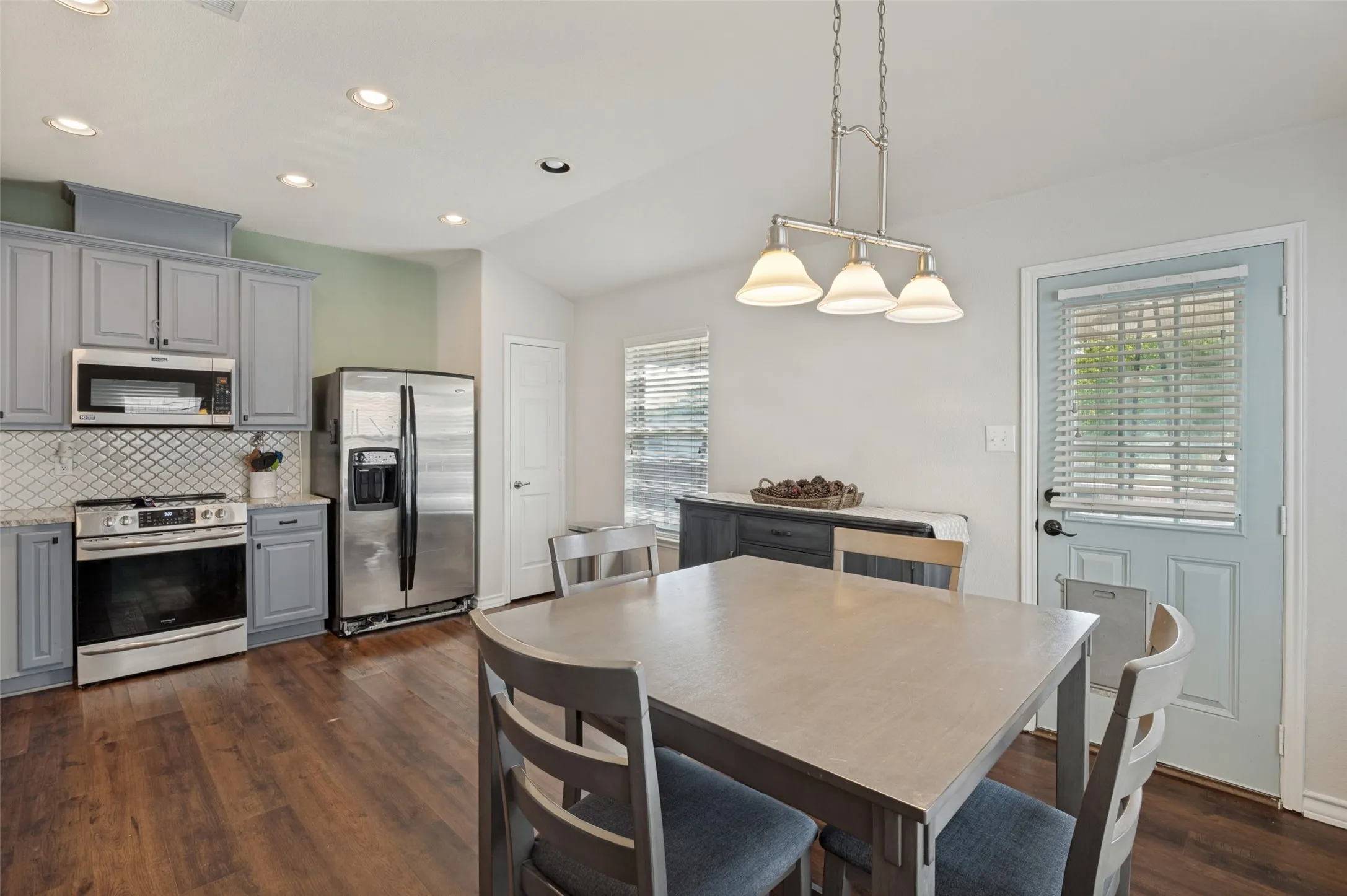Eat in Kitchen