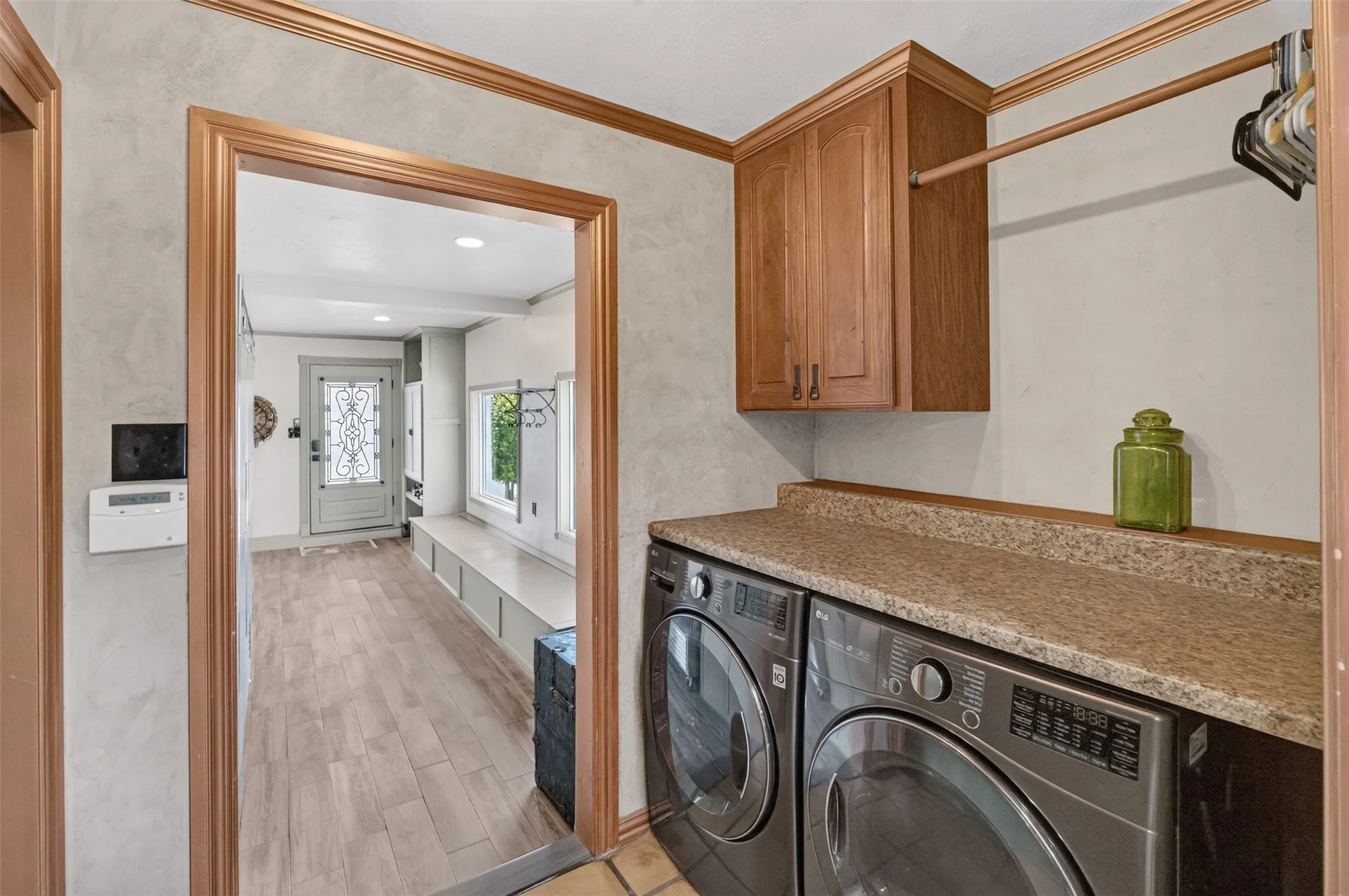 Single Family Residence For Sale in Tarrant County , 31 Rancho Drive N, Fort Worth, Texas 76244, 5 Bedroom, 4 Bathroom, 3 Garage spaces, 3,200 Sqft, built in 1986, mls#21352260, Real Estate Agent in Fort Worth, Homes For Sale in Tarrant county, Homes For Sale in Fort Worth, Realtor in Fort Worth Texas, Real Estate Brokerage Independent Realty Texas, Luminita Cordes Realtor