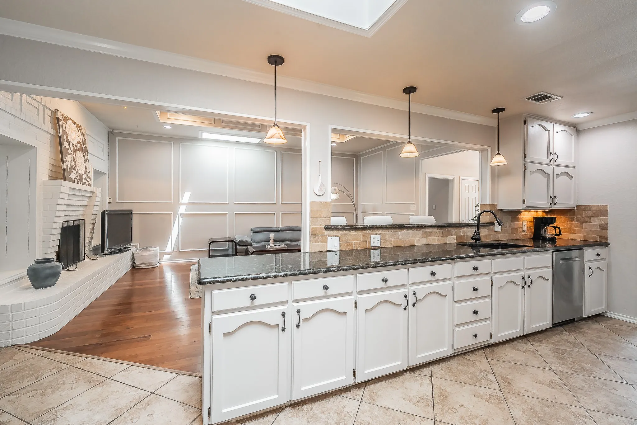 Single Family Residence For Sale in Tarrant County , 8429 Stephanie Drive, North Richland Hills, Texas 76182, 4 Bedroom, 3 Bathroom, 2 Garage spaces, 2,837 Sqft, built in 1988, mls#21349632, Real Estate Agent in North Richland Hills, Homes For Sale in Tarrant county, Homes For Sale in North Richland Hills, Realtor in North Richland Hills Texas, Real Estate Brokerage Independent Realty Texas, Luminita Cordes Realtor