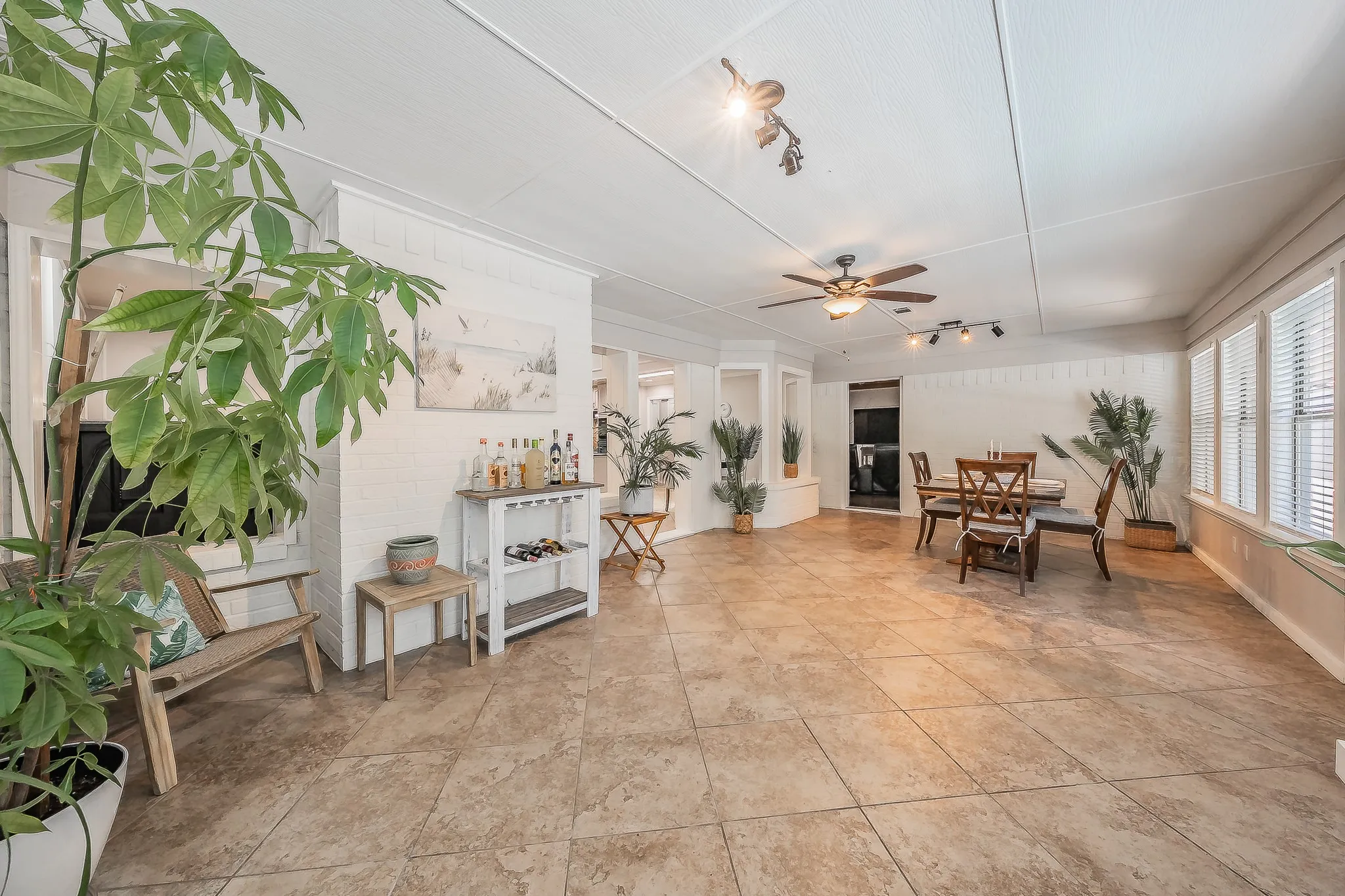 Single Family Residence For Sale in Tarrant County , 8429 Stephanie Drive, North Richland Hills, Texas 76182, 4 Bedroom, 3 Bathroom, 2 Garage spaces, 2,837 Sqft, built in 1988, mls#21349632, Real Estate Agent in North Richland Hills, Homes For Sale in Tarrant county, Homes For Sale in North Richland Hills, Realtor in North Richland Hills Texas, Real Estate Brokerage Independent Realty Texas, Luminita Cordes Realtor